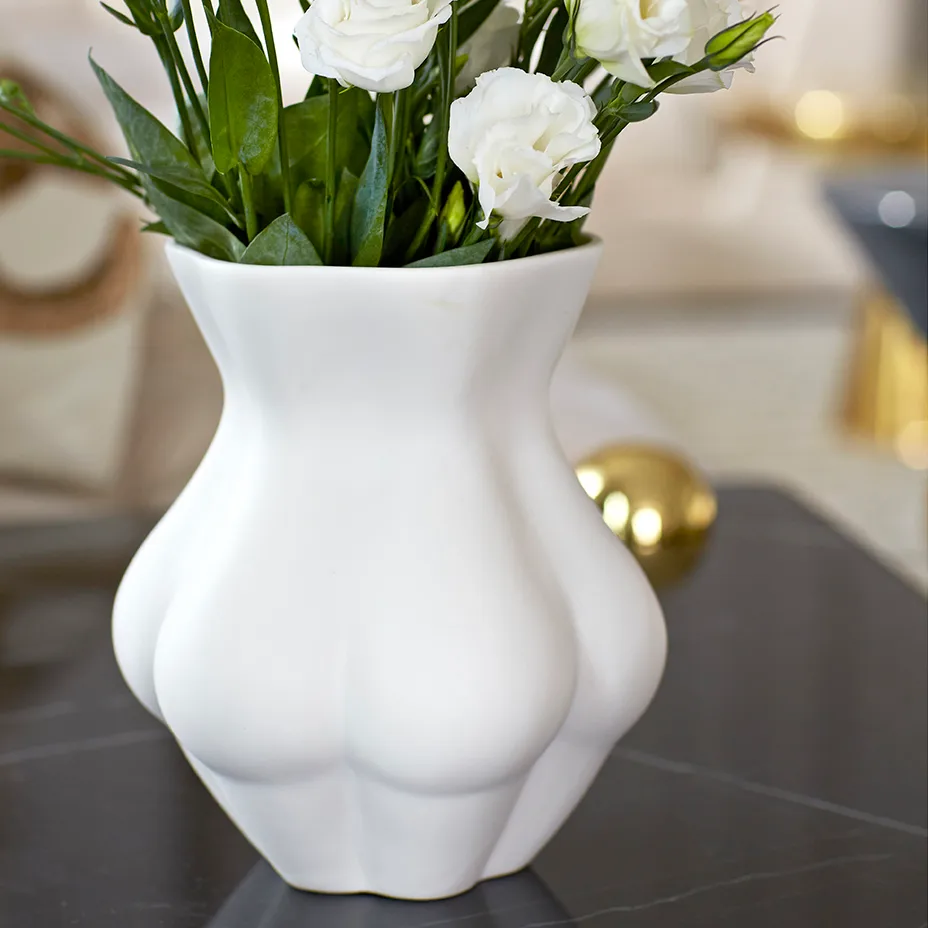 Kiki's Derriere Vase von Jonathan Adler online kaufen bei NordicNest.de