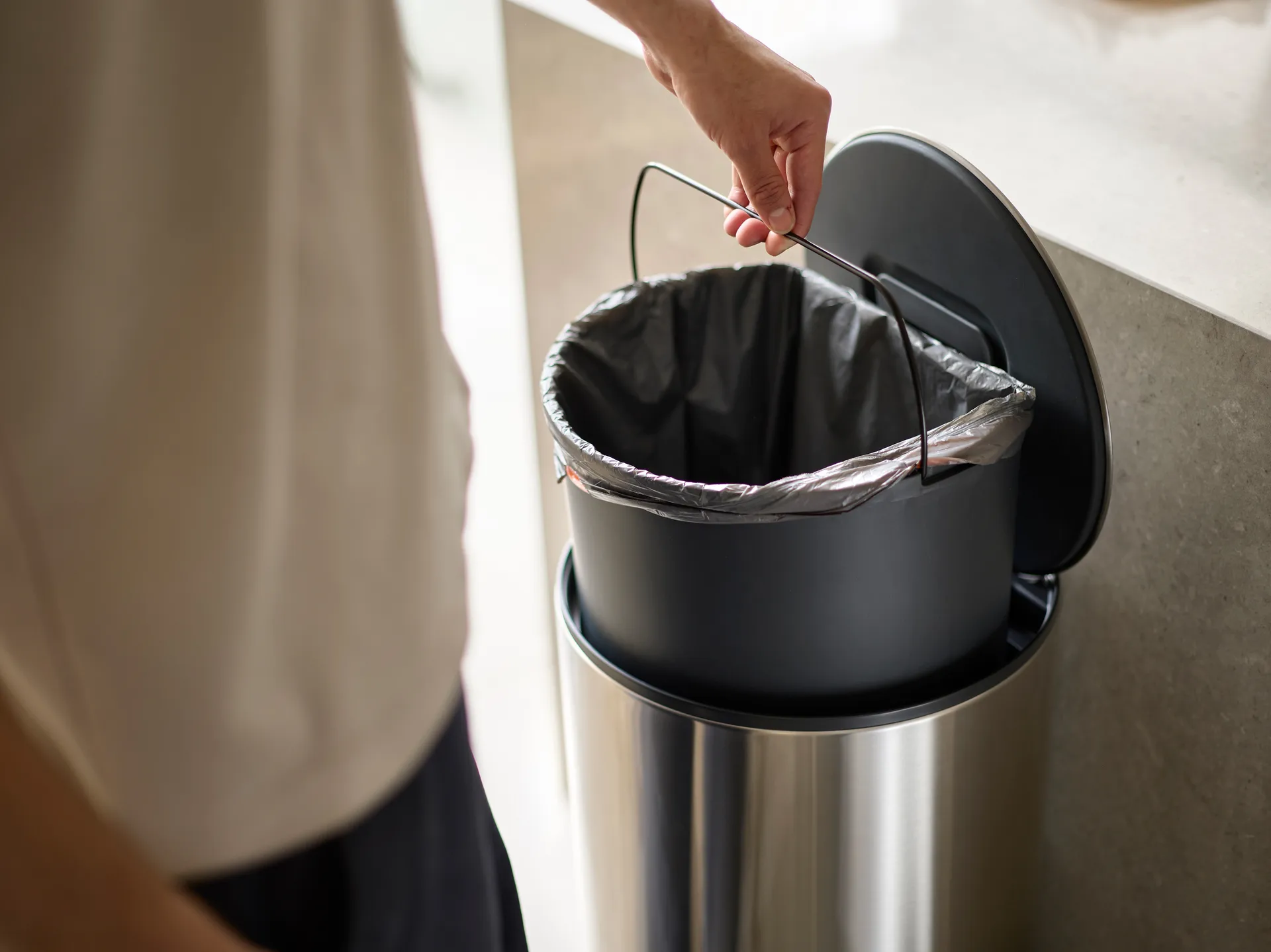 Joseph Joseph Arc Pedaleimer 30 L, Stainless steel Joseph Joseph