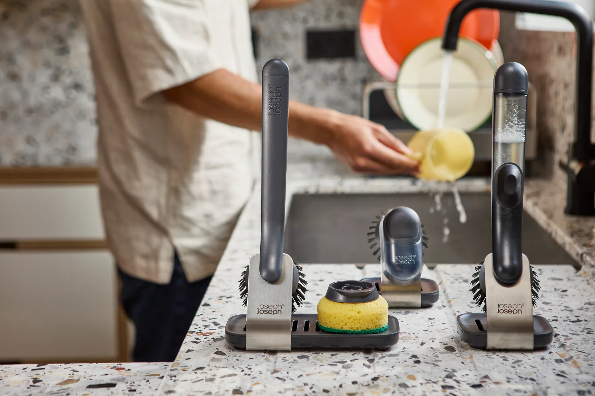 Joseph Joseph Sinktech Geschirrspülbürste mit Stahlhalterung, Clear Joseph Joseph