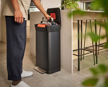 Joseph Joseph Titan Müllpresse Pedaleimer 30 L - Carbon black - Joseph Joseph