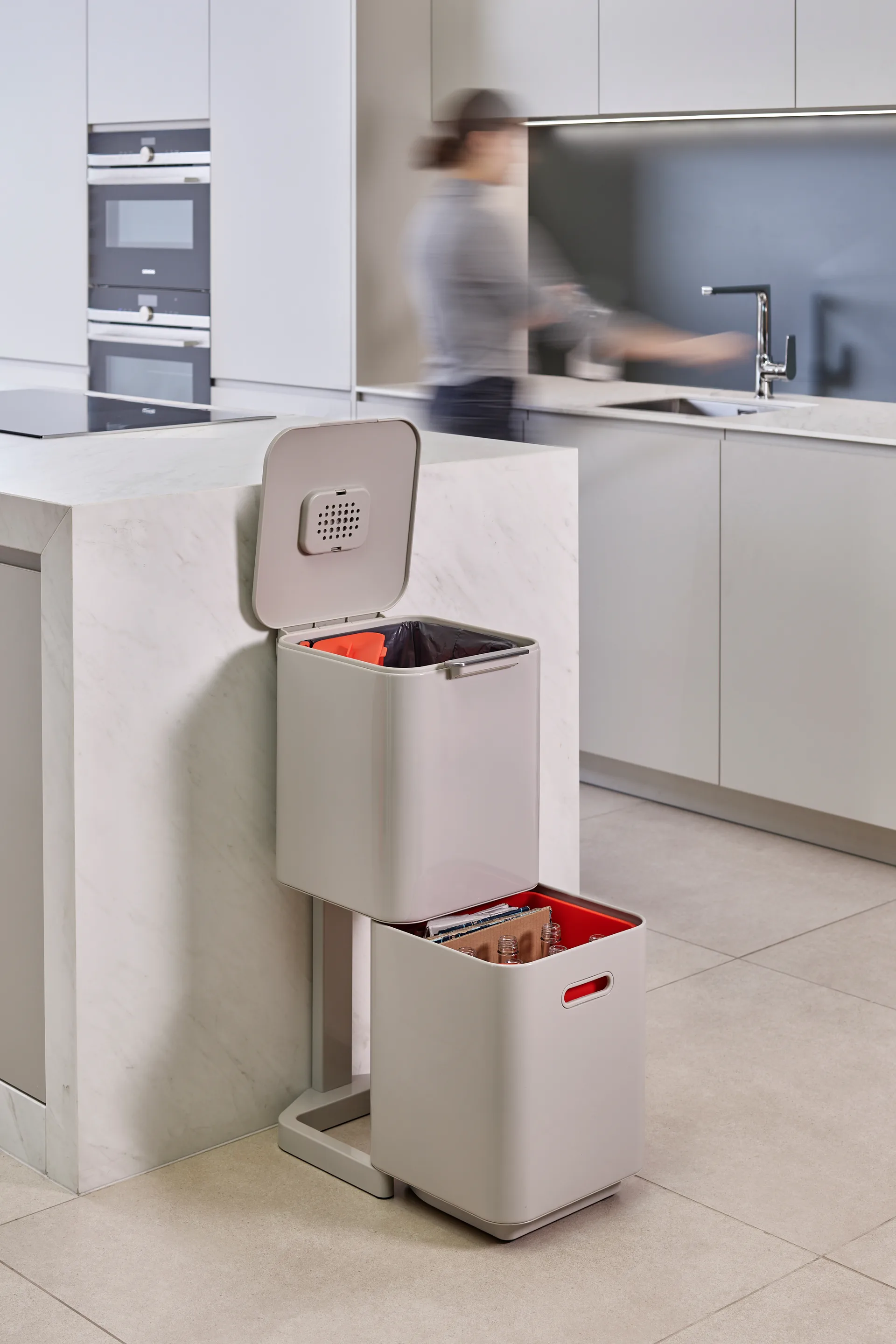 Joseph Joseph Totem Compact Mülltonne 40 L, Stone Joseph Joseph