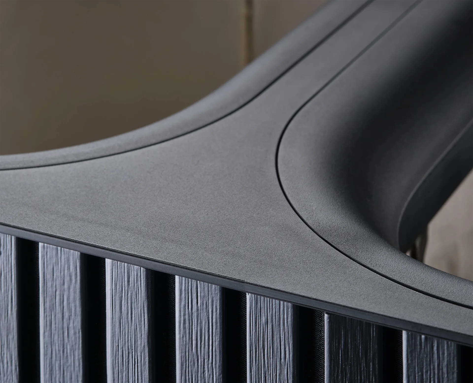 Tota Luxe Wäschekorb 90 L, Black Joseph Joseph