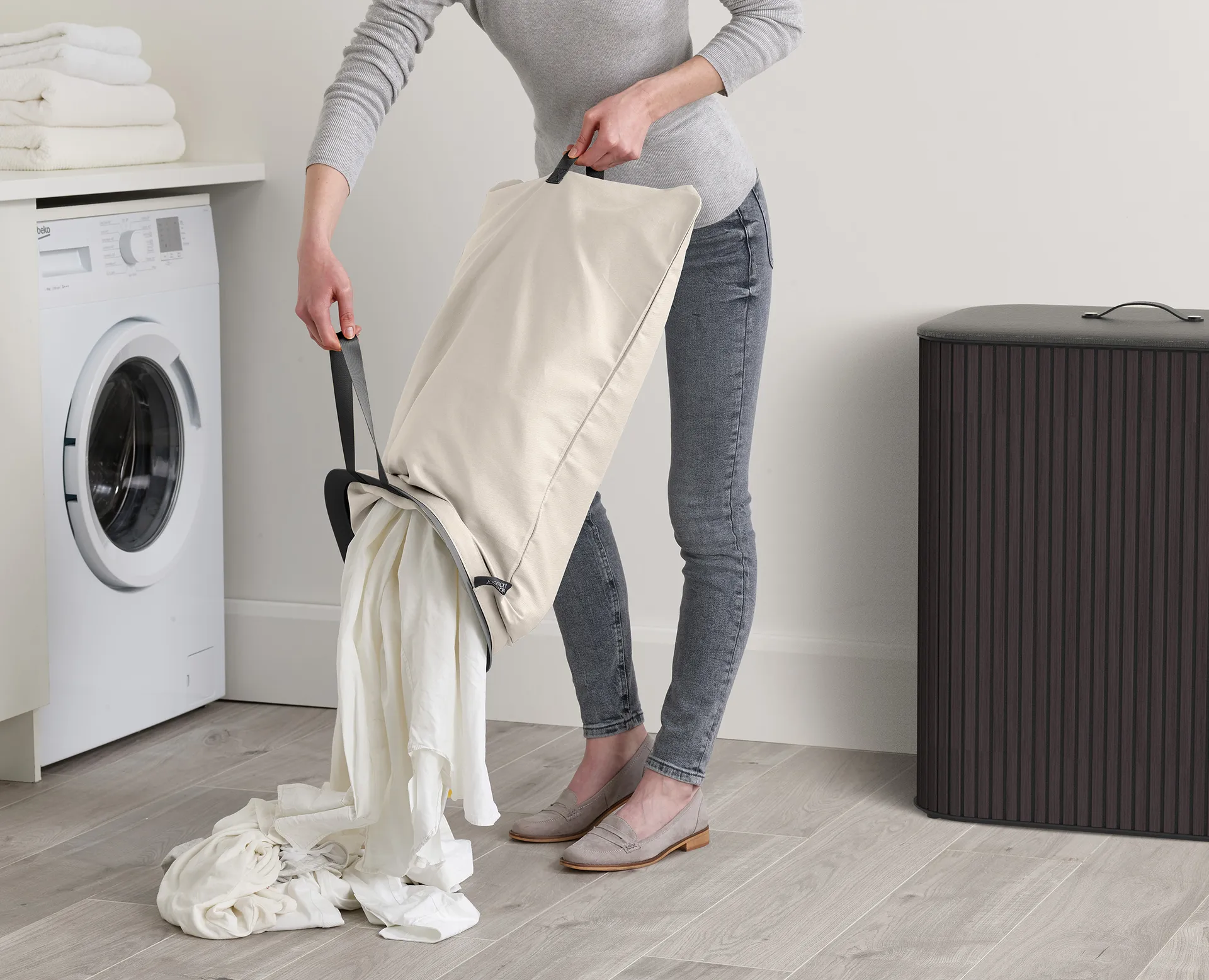 Tota Luxe Wäschekorb 90 L, Black Joseph Joseph