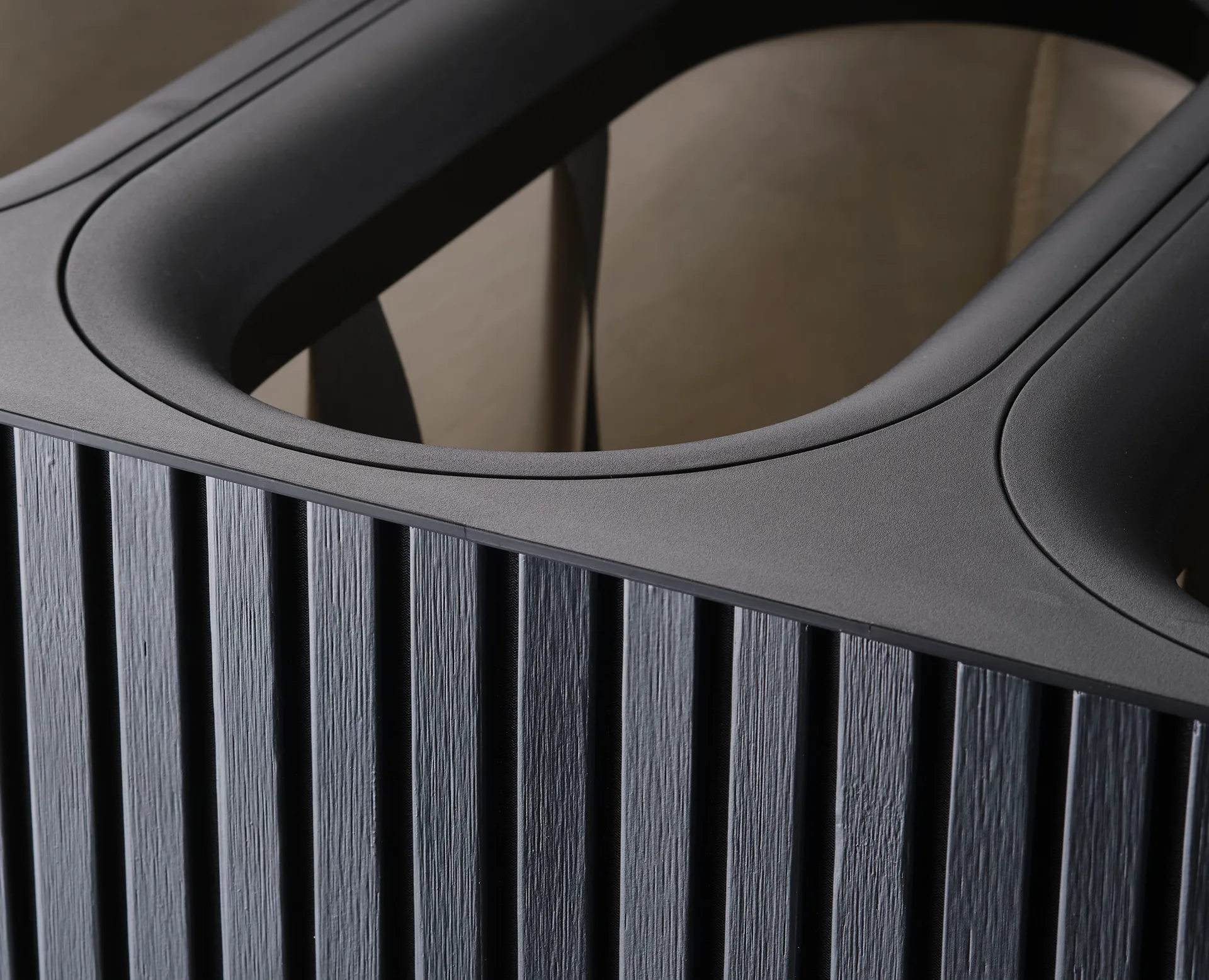 Tota Trio Luxe Wäschekorb 90 L, Black Joseph Joseph