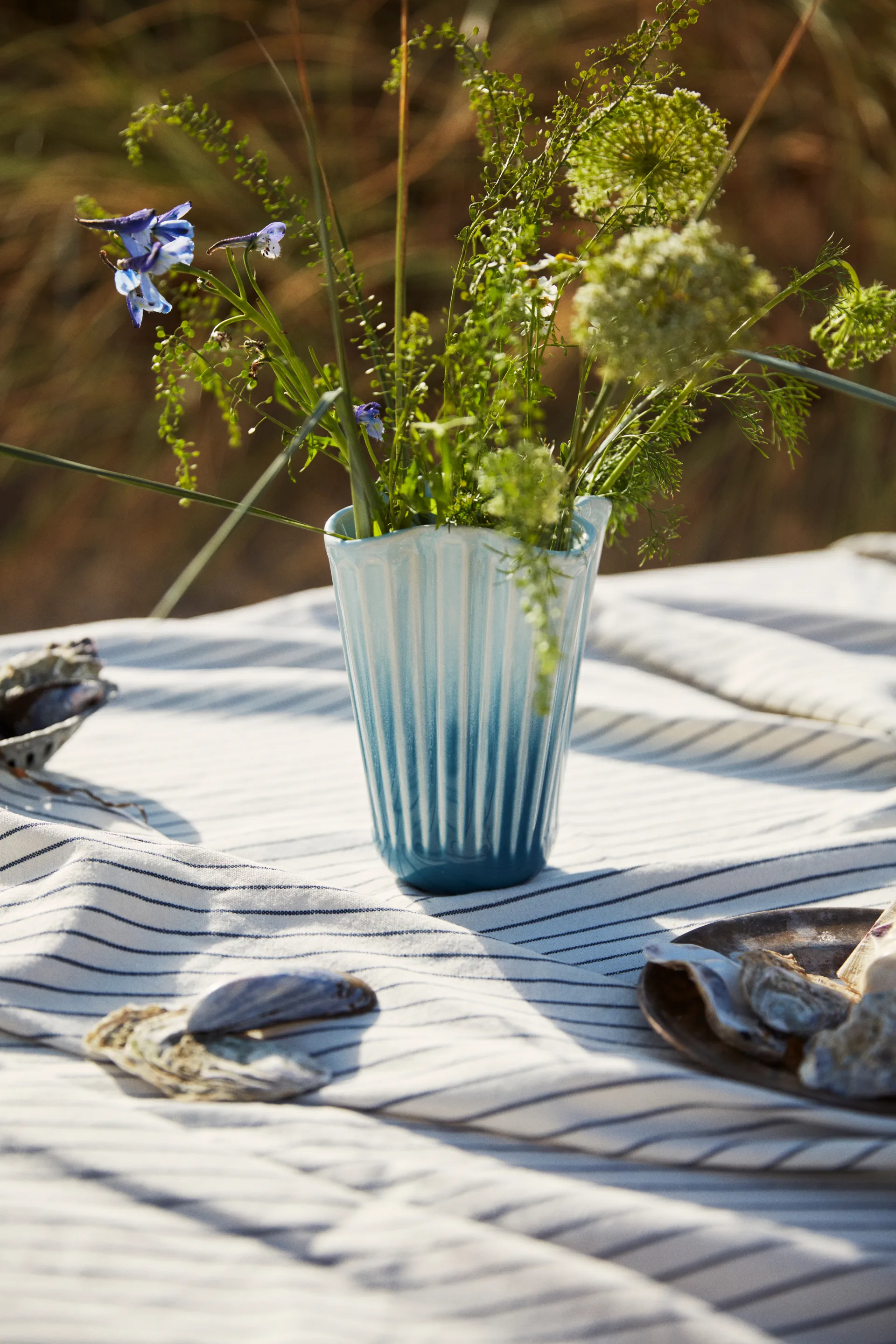 Hammershøi Vase unfold, Blau, 20,5 cm Kähler