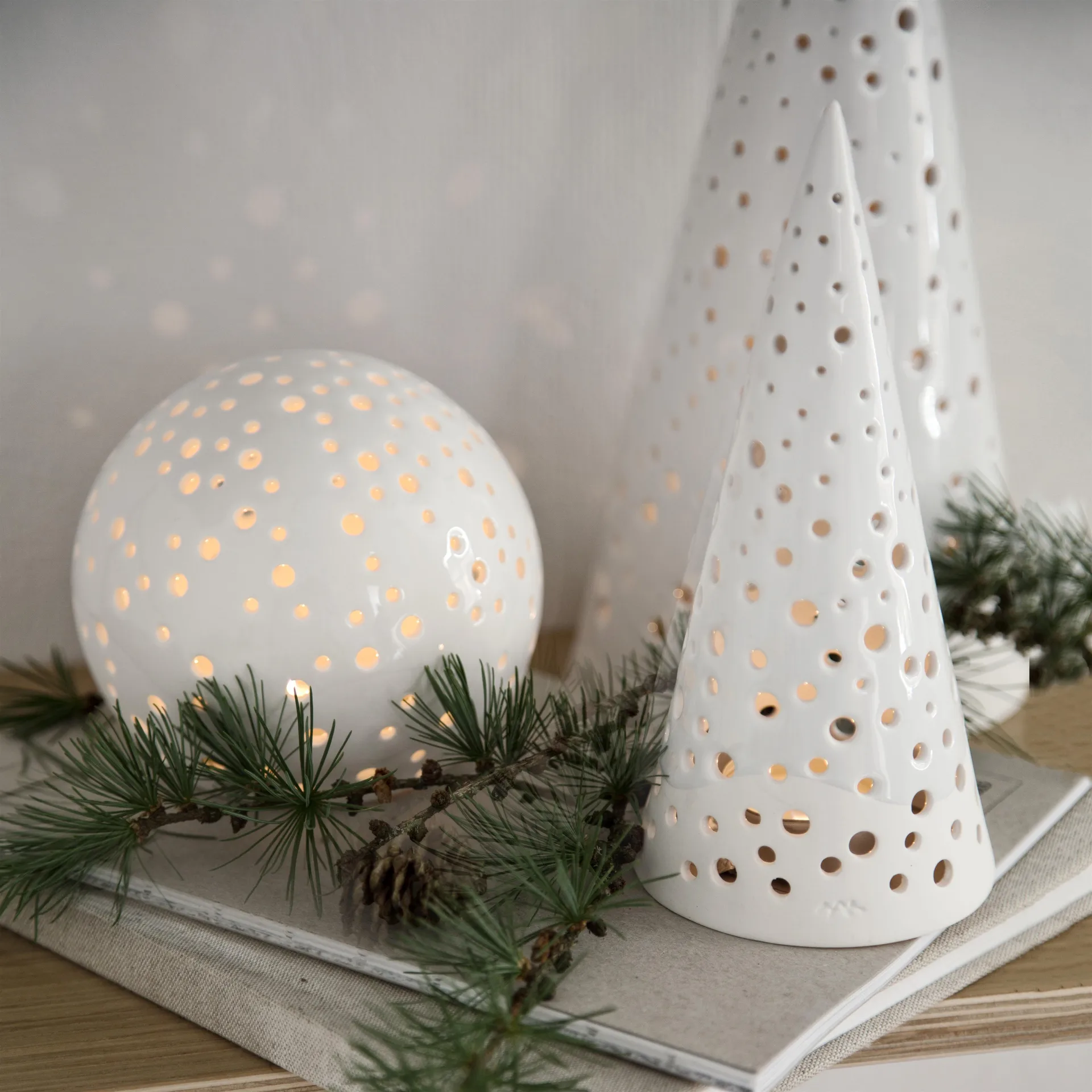 Nobili Teelichtleuchter mittel, Snow white Kähler