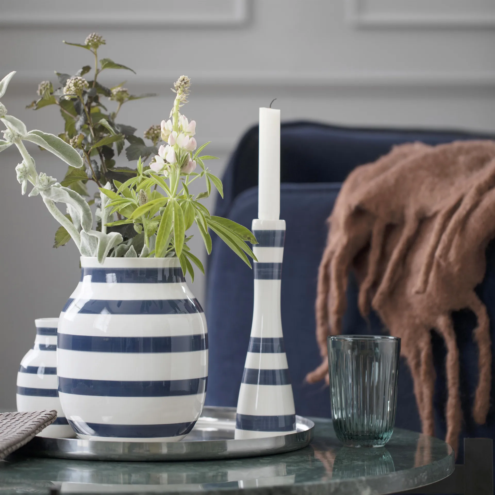 Omaggio Vase medium 20cm, Stahlblau Kähler