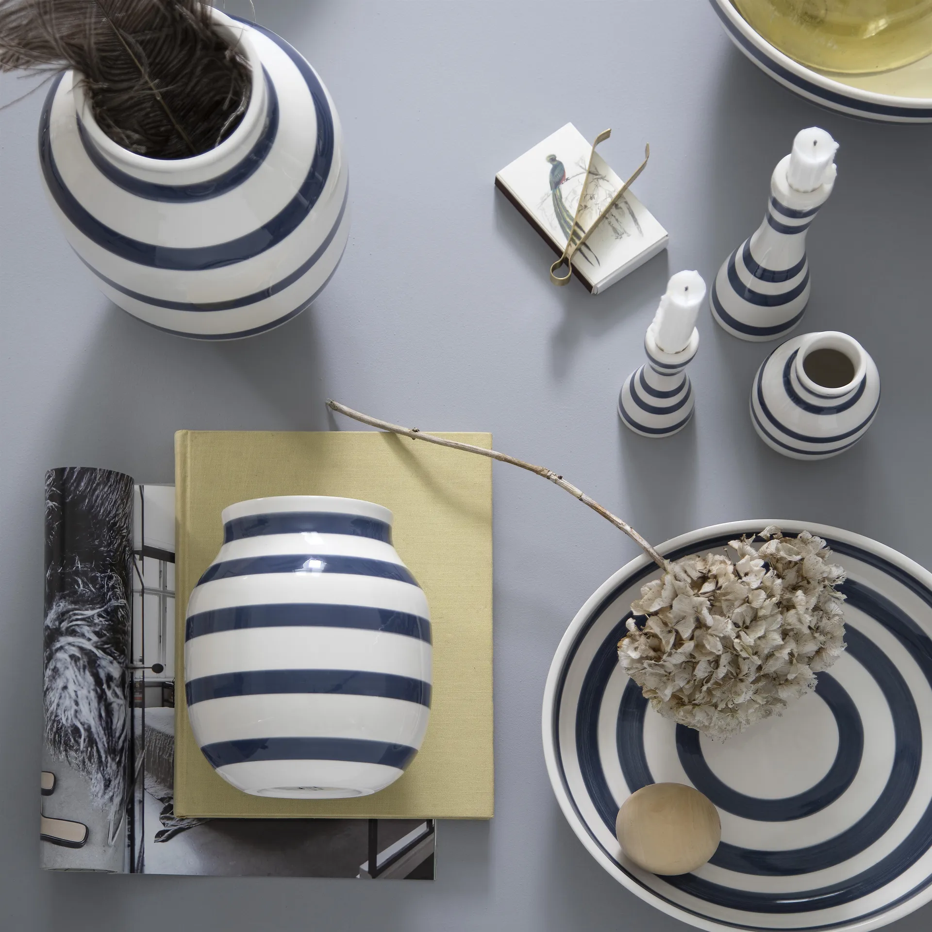 Omaggio Vase medium 20cm, Stahlblau Kähler