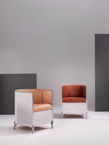 Aluminium-Fauteuil mattgebürstet - Leder Tärnsjö schwarz-walnuss - Källemo