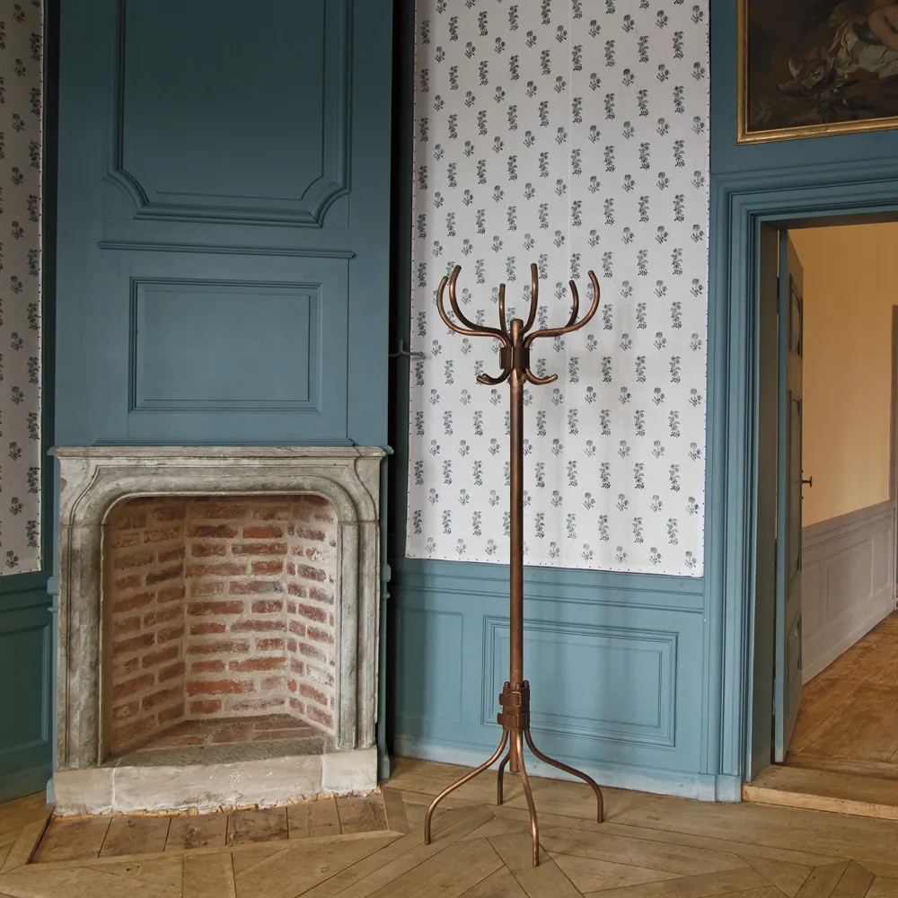 Babe Kleiderhänger, Weiß-schwarze Lederband Källemo