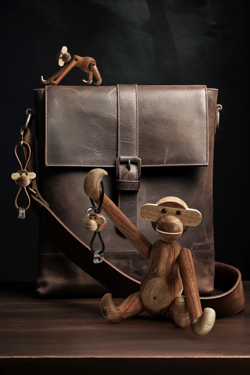 Kay Bojesen Affe Schlüsselanhänger, Teak-Limbaholz, Naturleder Kay Bojesen Denmark