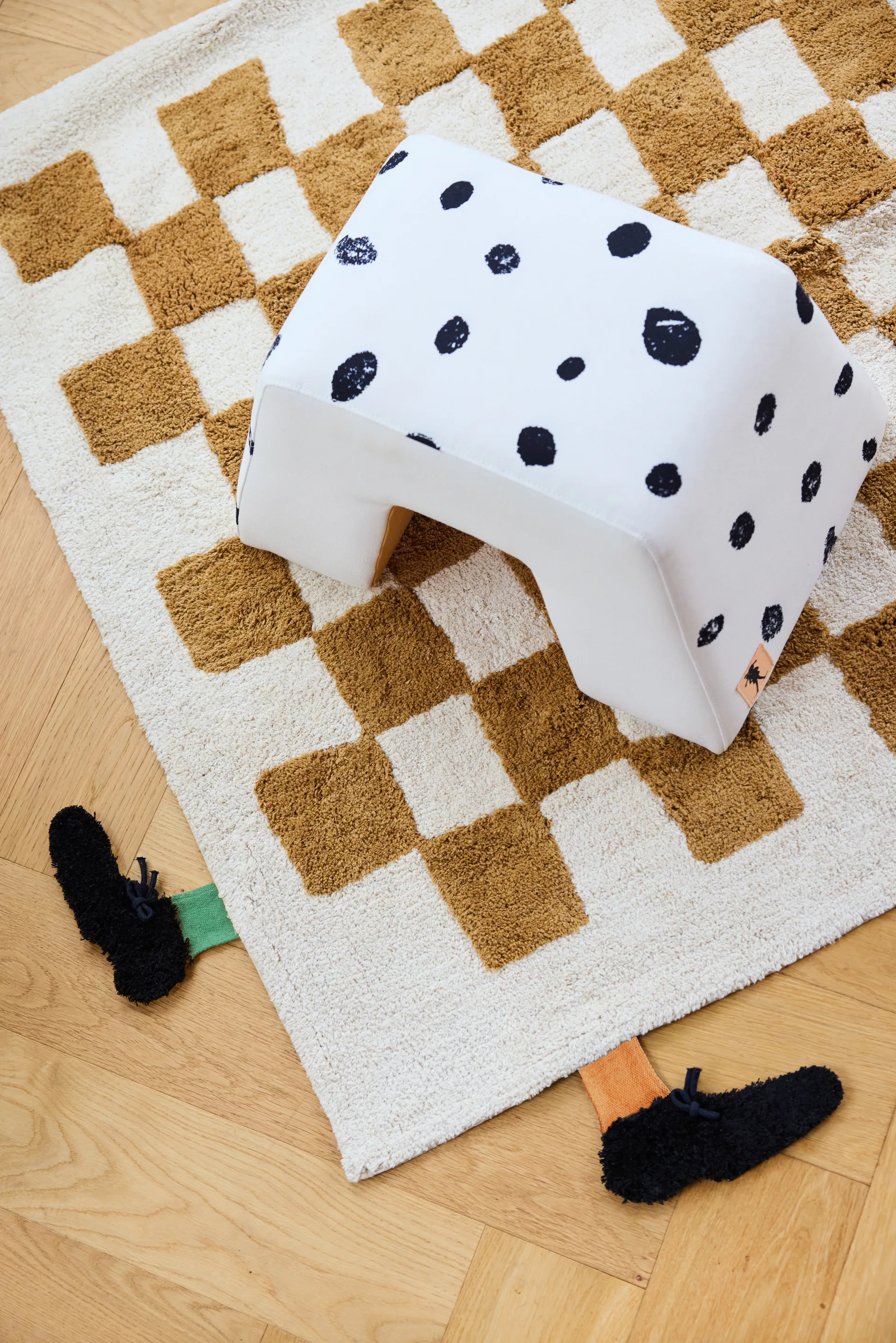 Pippi Hocker, Weiß-orange Kid's Concept