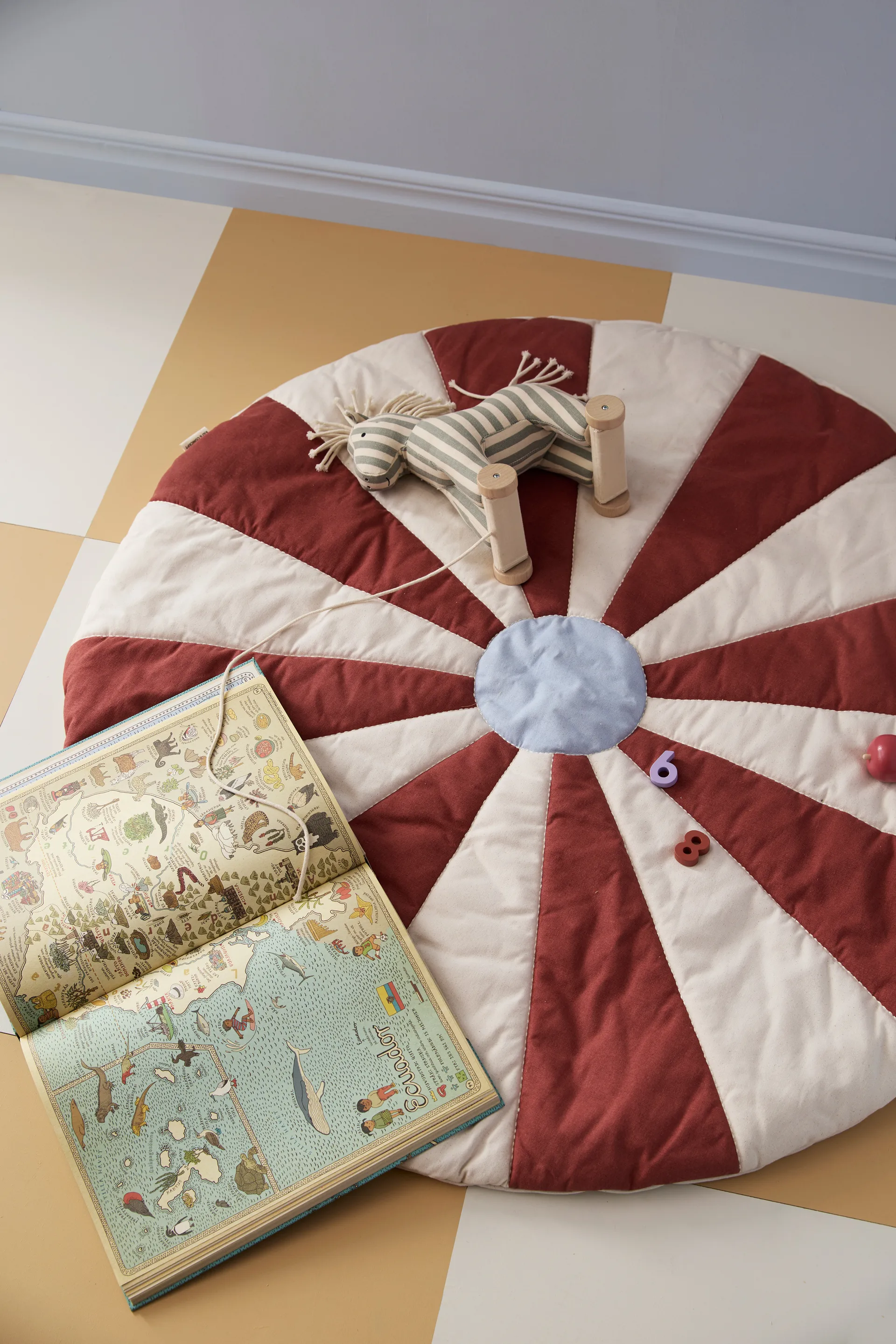 Zirkus Spielmatte, Rot, Ø112x2 cm Kid's Concept