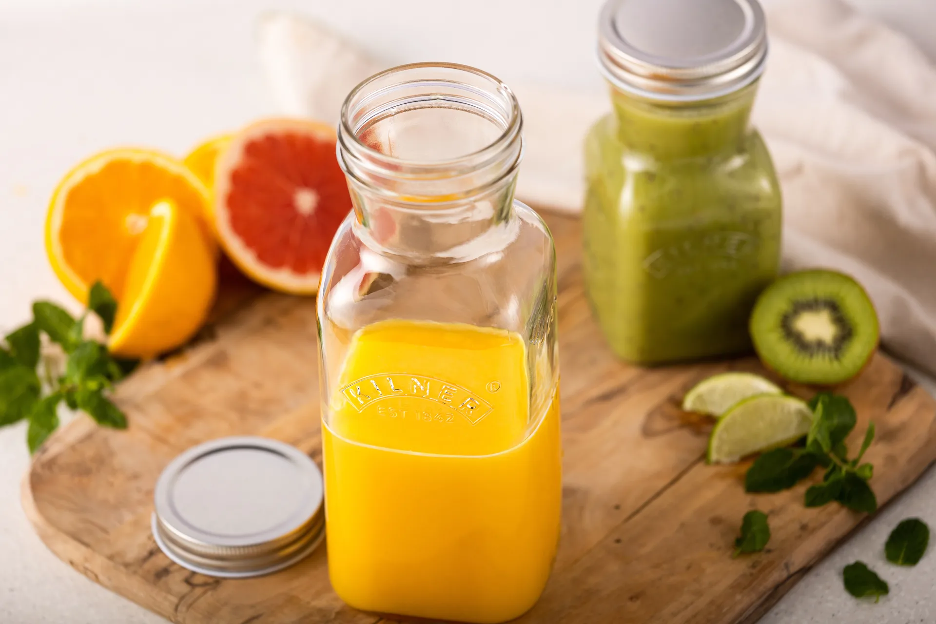 Kilner Saft- und Saucenflasche, Klar-Edelstahl, 0,5 l Kilner
