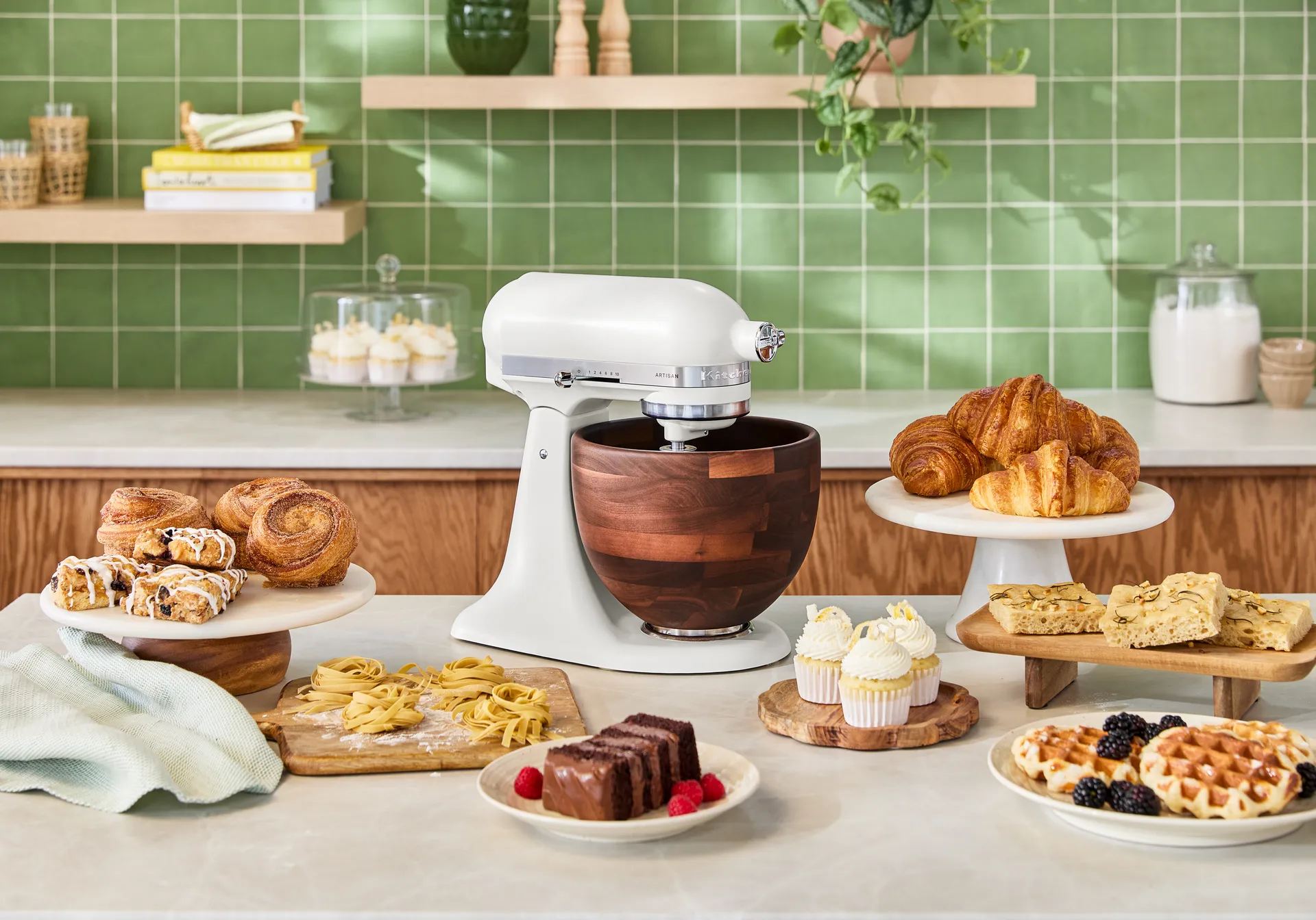 Artisan 5KSM156 Küchenmaschine mit Holzschüssel 4,7 l, Porcelain white-walnut KitchenAid