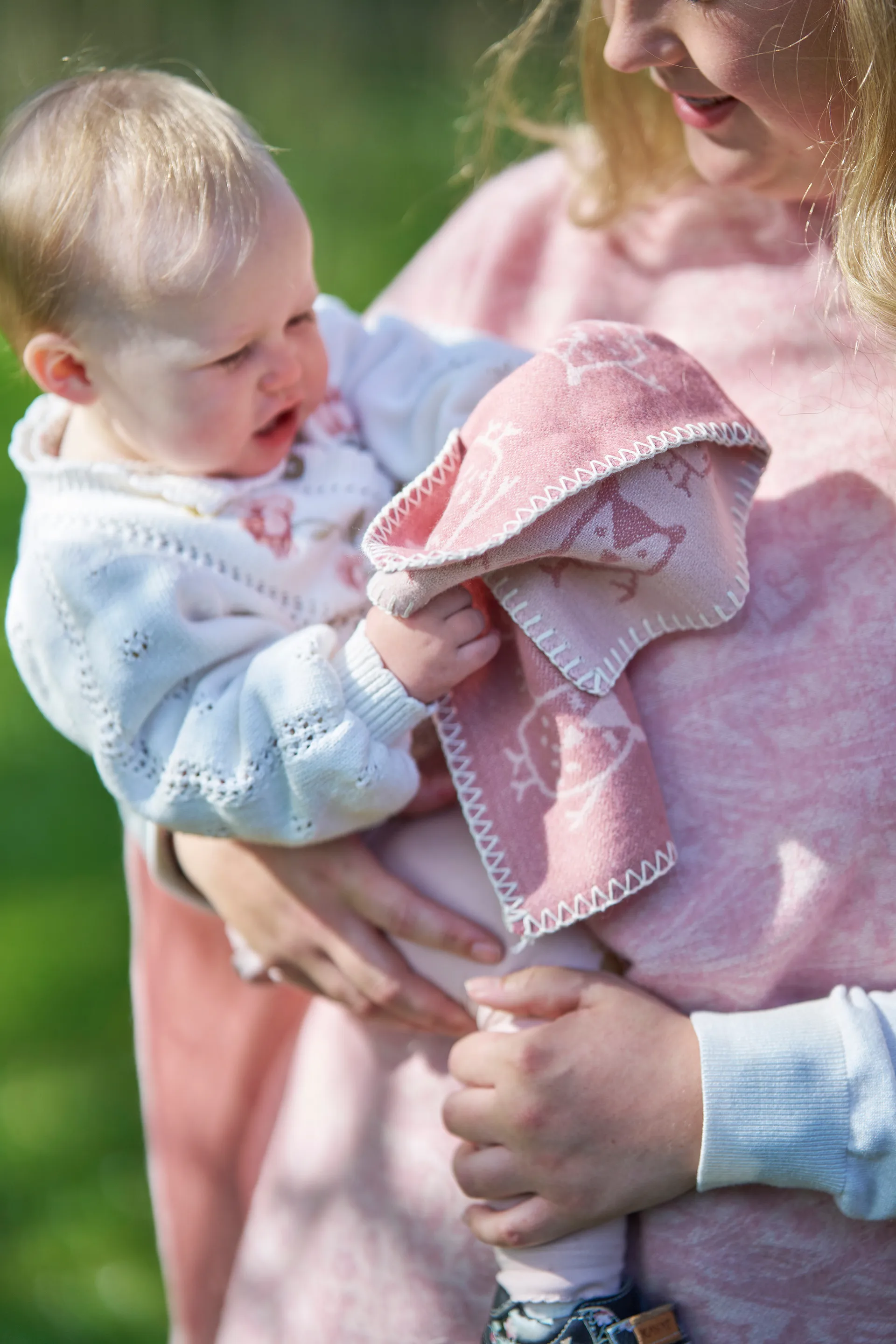 Hand in hand Babydecke 65x90 cm, Rose brown Klippan Yllefabrik