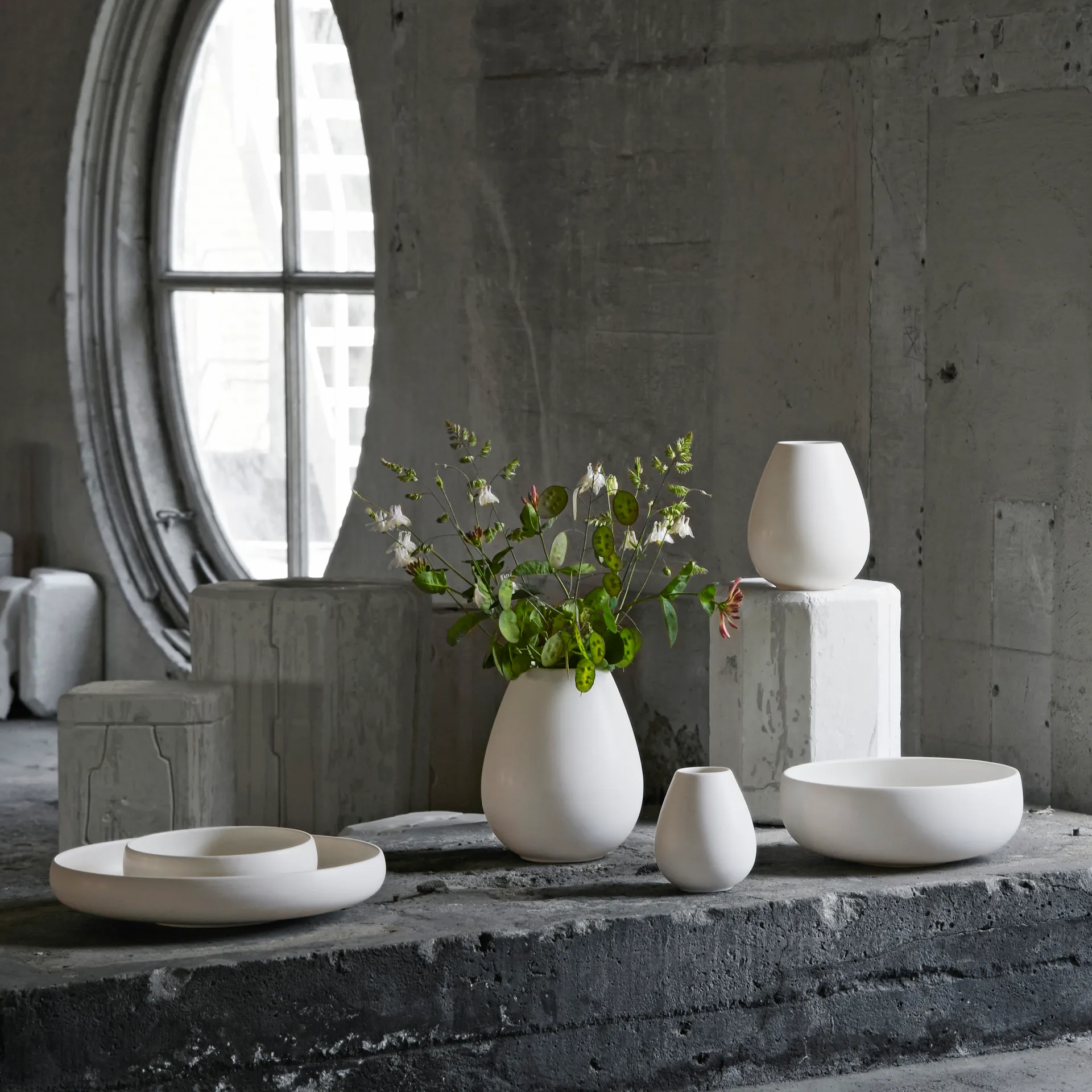 Earth Teller 38cm, Kalkweiß Knabstrup Keramik