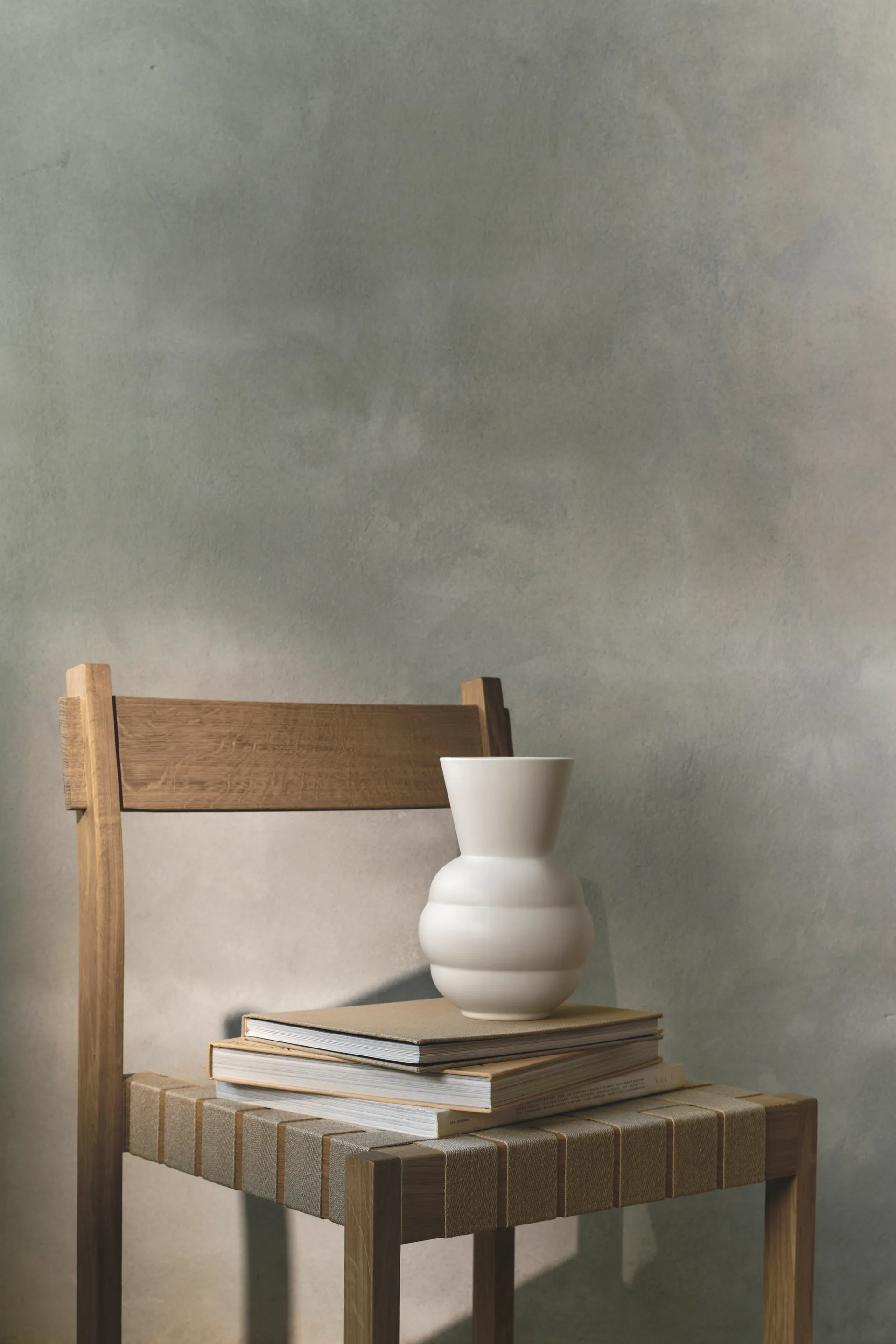 Tortus Archie Vase No1 21 cm, White Knabstrup Keramik