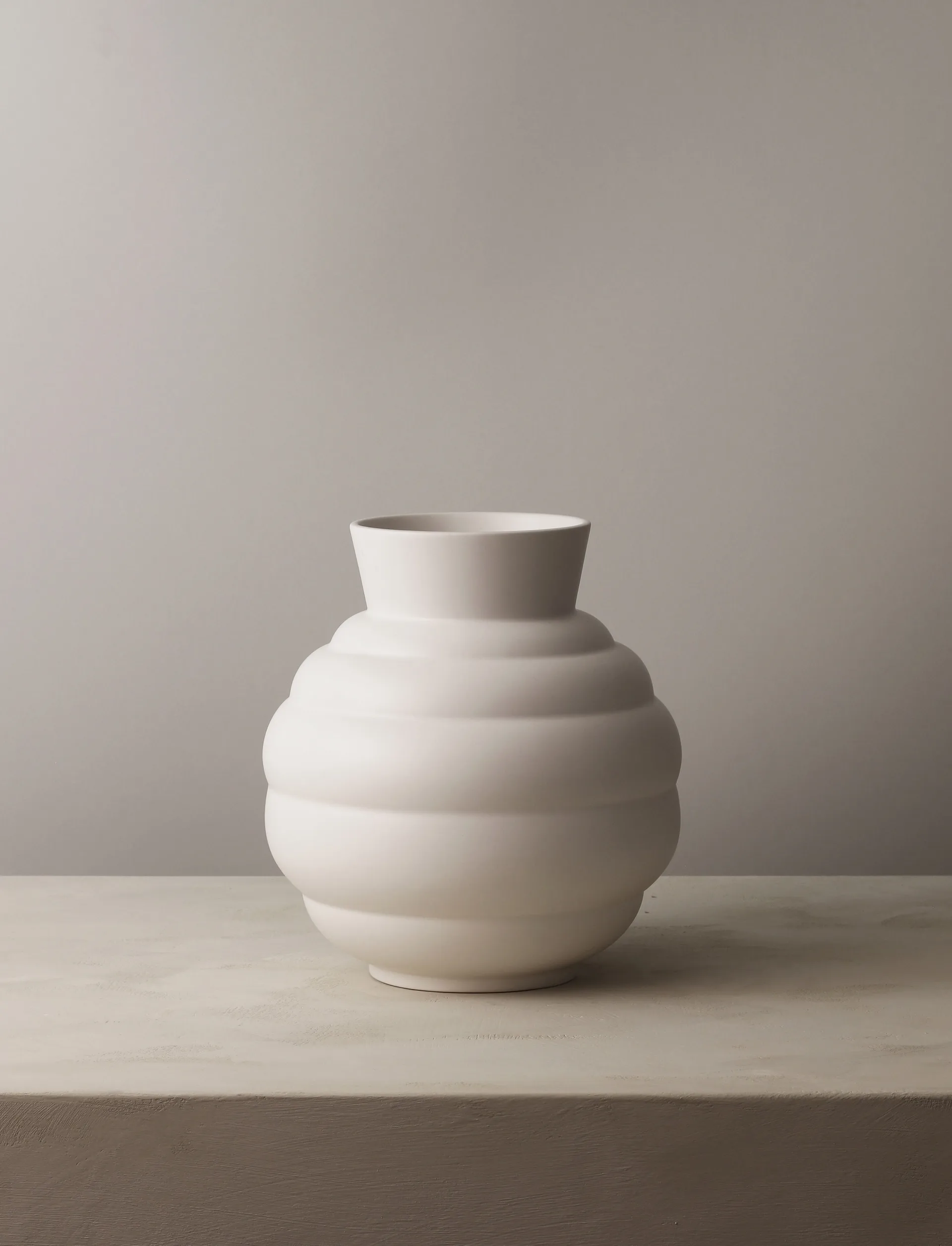 Tortus Archie Vase No3 26,5 cm, White Knabstrup Keramik