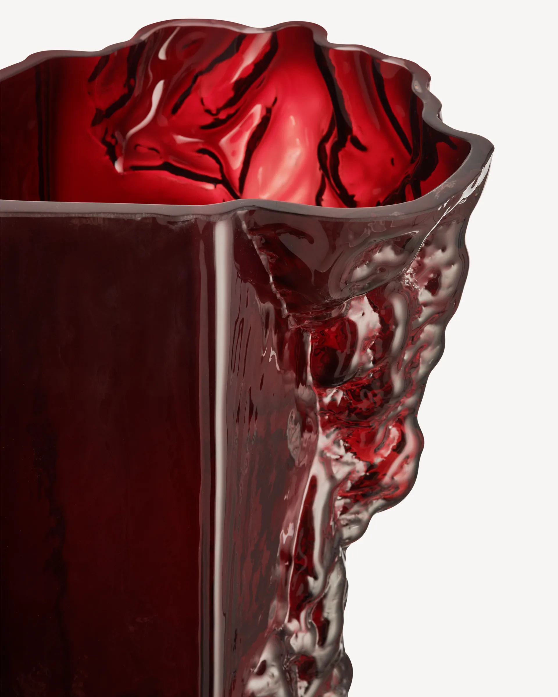 Rocky Baroque Vase 35 cm, Oxblood Kosta Boda