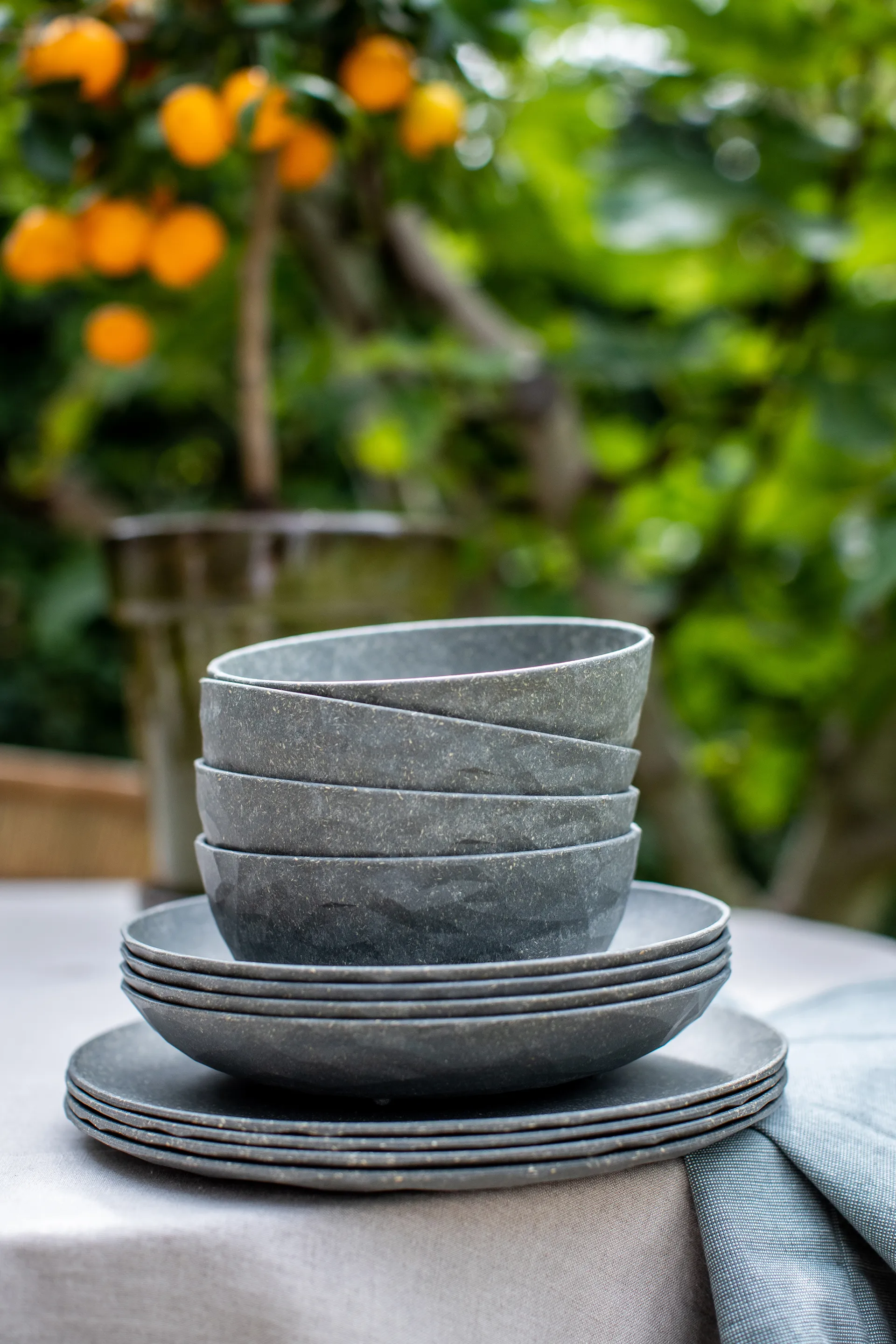 Club tiefer Teller Ø22 cm 4er-Pack biozirkulärer Thermoplast, Nature ash grey Koziol