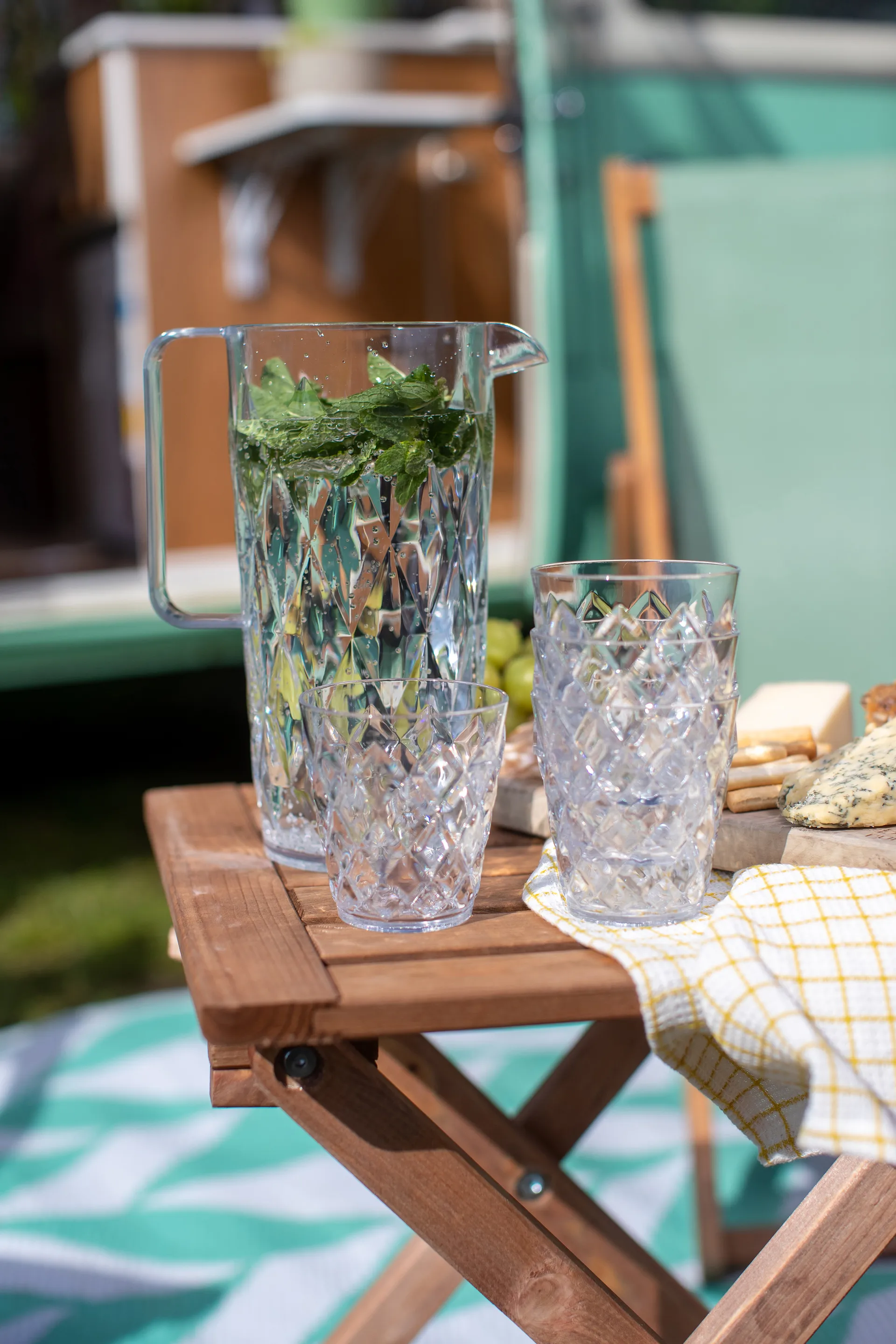 Kristallkaraffe inkl. 4 Gläser, Kristallklar Koziol