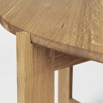 Collector Esstisch Ø120x74 cm - Warm lackierte Eiche - Kristina Dam Studio