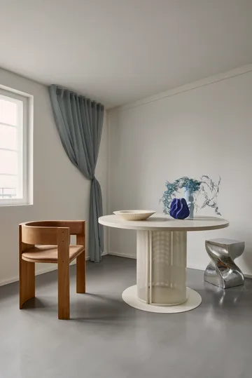 Collector Stuhl - Warm lackierte Eiche-Cognac Leder - Kristina Dam Studio