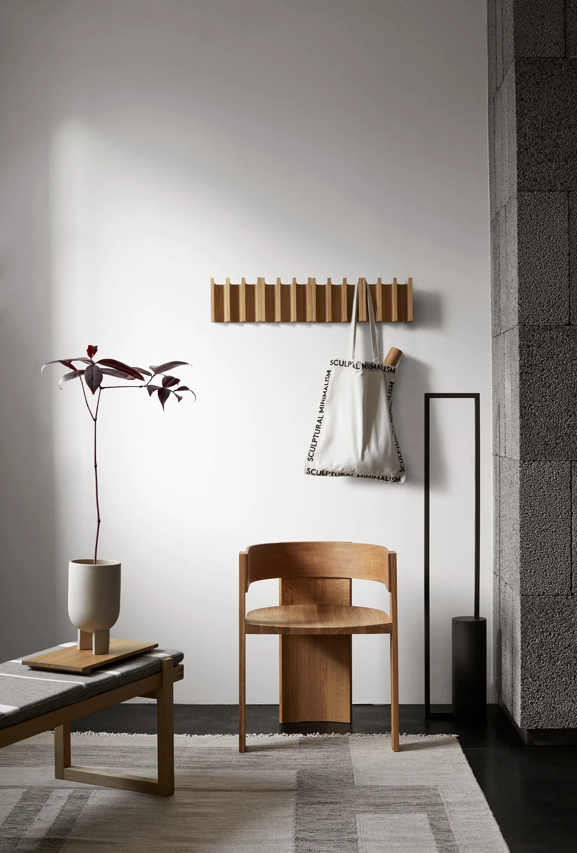 Collector Stuhl, Warm lackierte Eiche-Walnuss Kristina Dam Studio