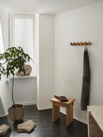 Column Garderobenständer 49 cm - Warm geölte Eiche - Kristina Dam Studio