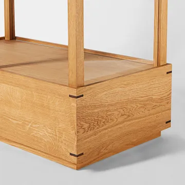 Japanese Vitrinenschrank Large - Warm geölte Eiche - Kristina Dam Studio