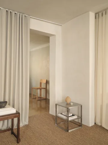 Klappbares Beistelltisch 40x40 cm - Gebürsteter Edelstahl - Kristina Dam Studio