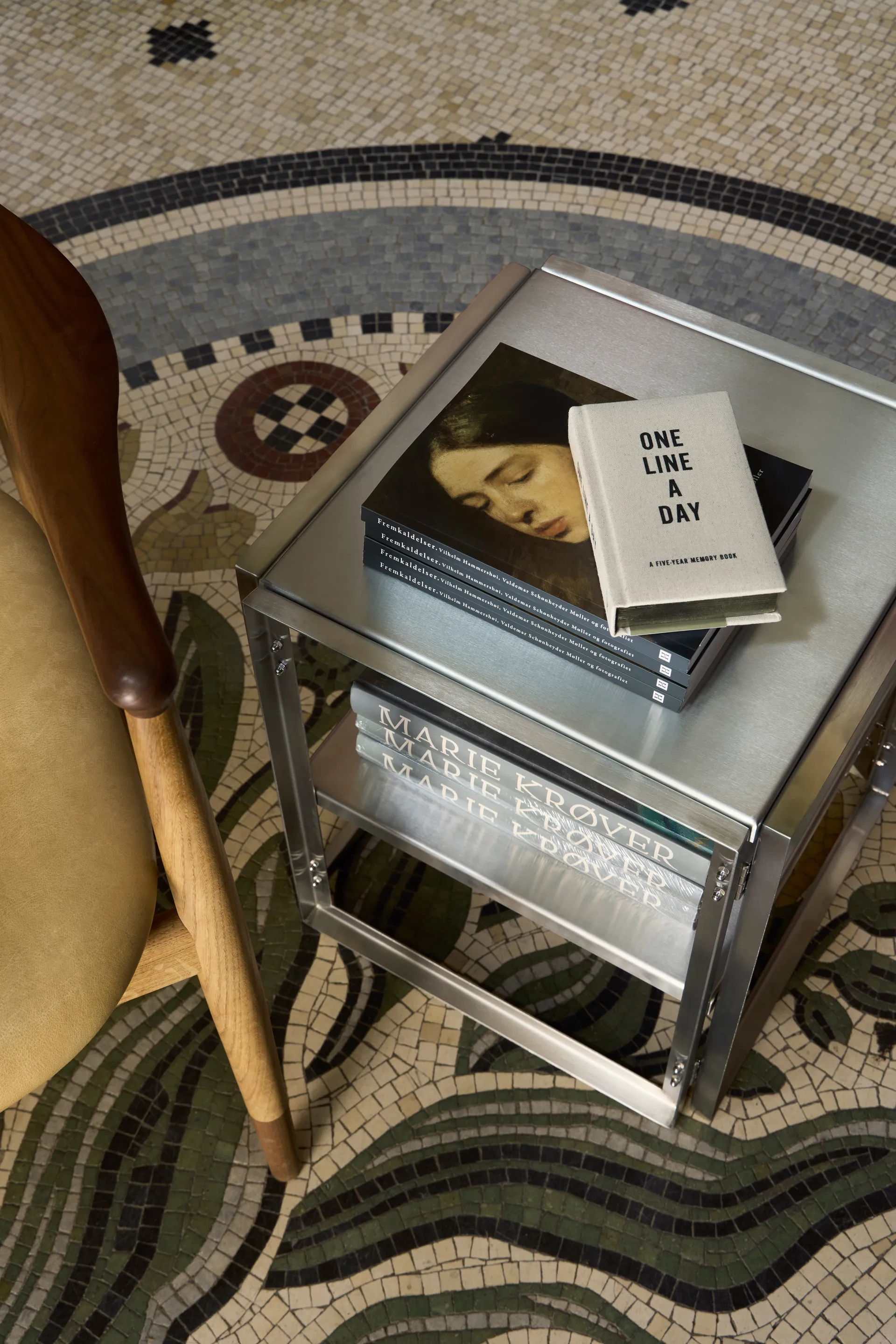 Klappbares Beistelltisch 40x40 cm, Gebürsteter Edelstahl Kristina Dam Studio