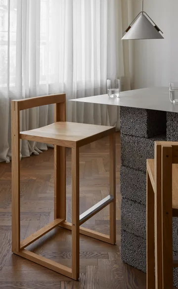 Outline Barhocker 75 cm - Warm lackierte Eiche-gebürsteter Stahl - Kristina Dam Studio