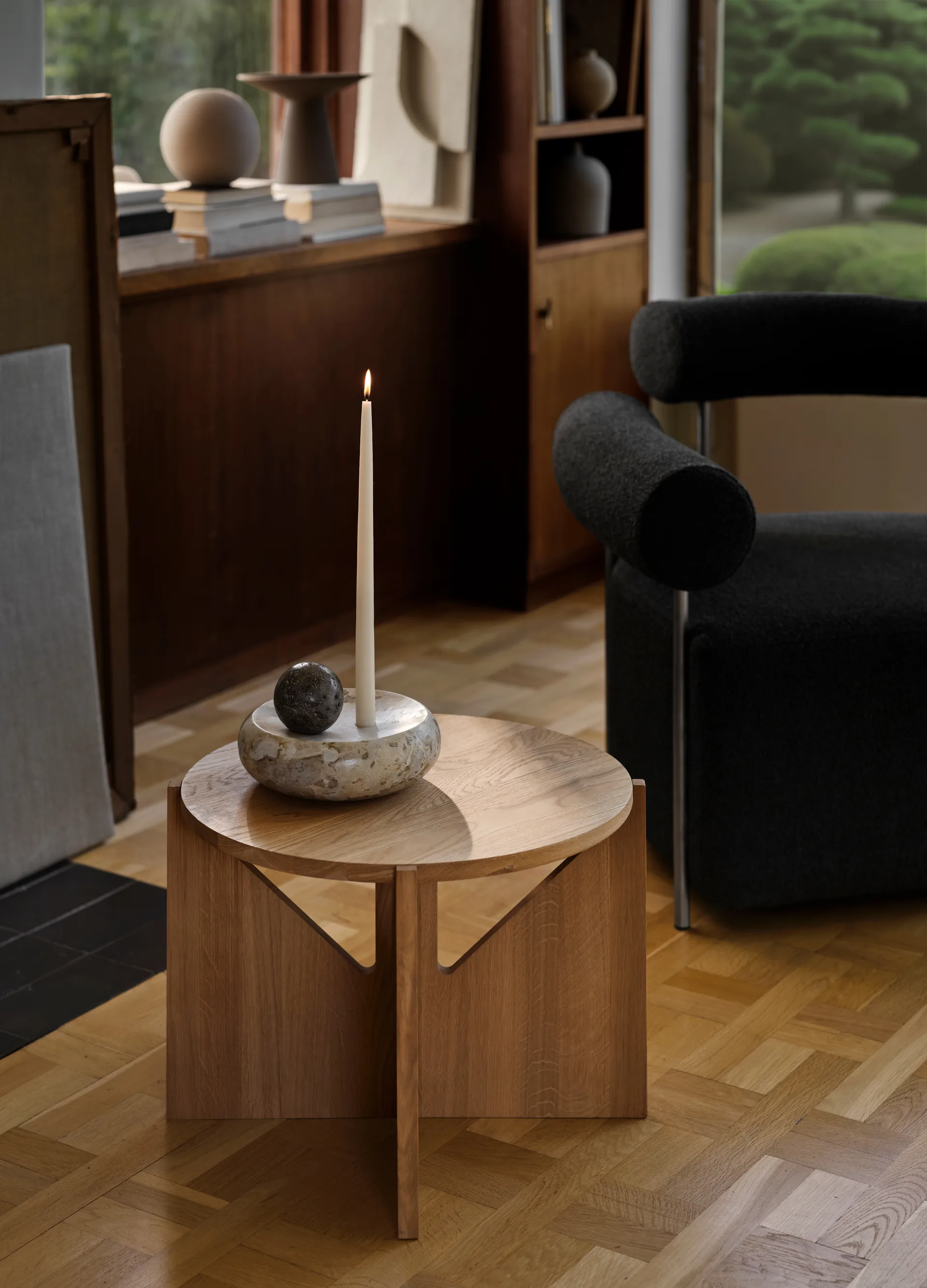 Simple Couchtisch Ø52 cm, Warm lackierte Eiche Kristina Dam Studio