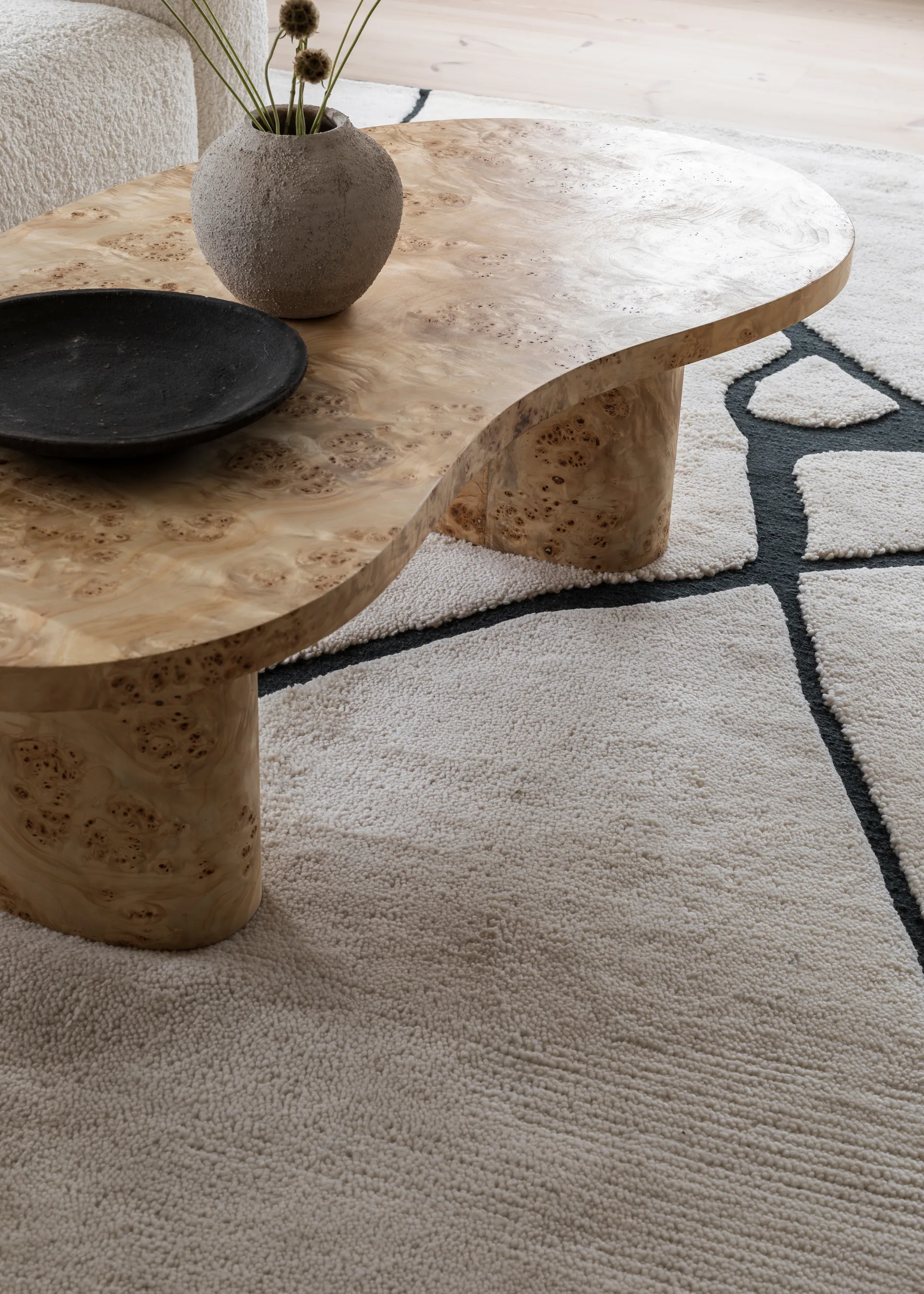 Gute Wollteppich, Black and white 250x350 cm Layered