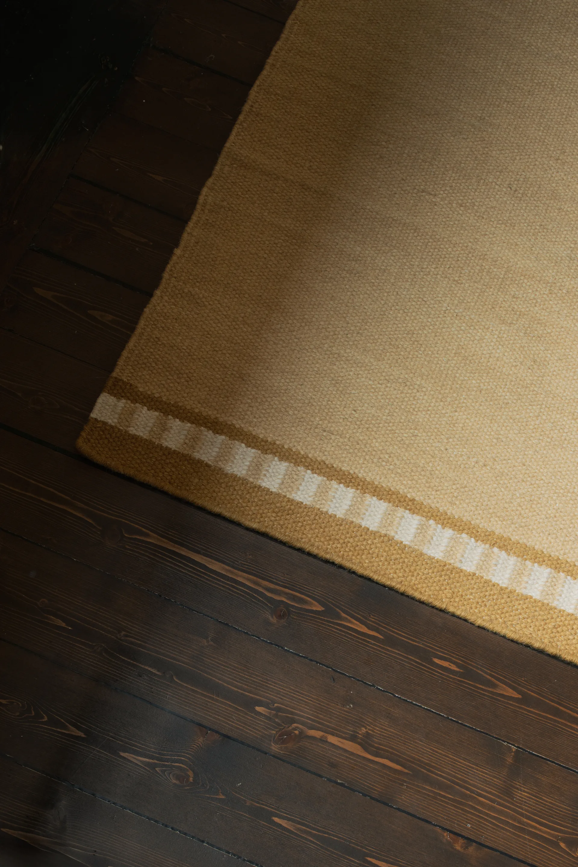 Röllakan Solid Wollteppich, Mariegold, 180 × 270 cm Layered