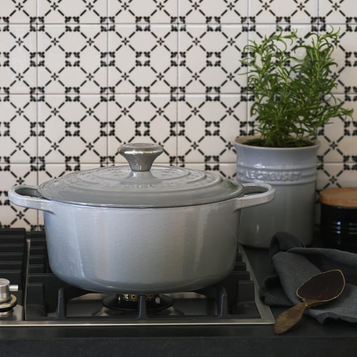 Le Creuset Signature Bräter rund 4,2 l, Perlgrau Le Creuset