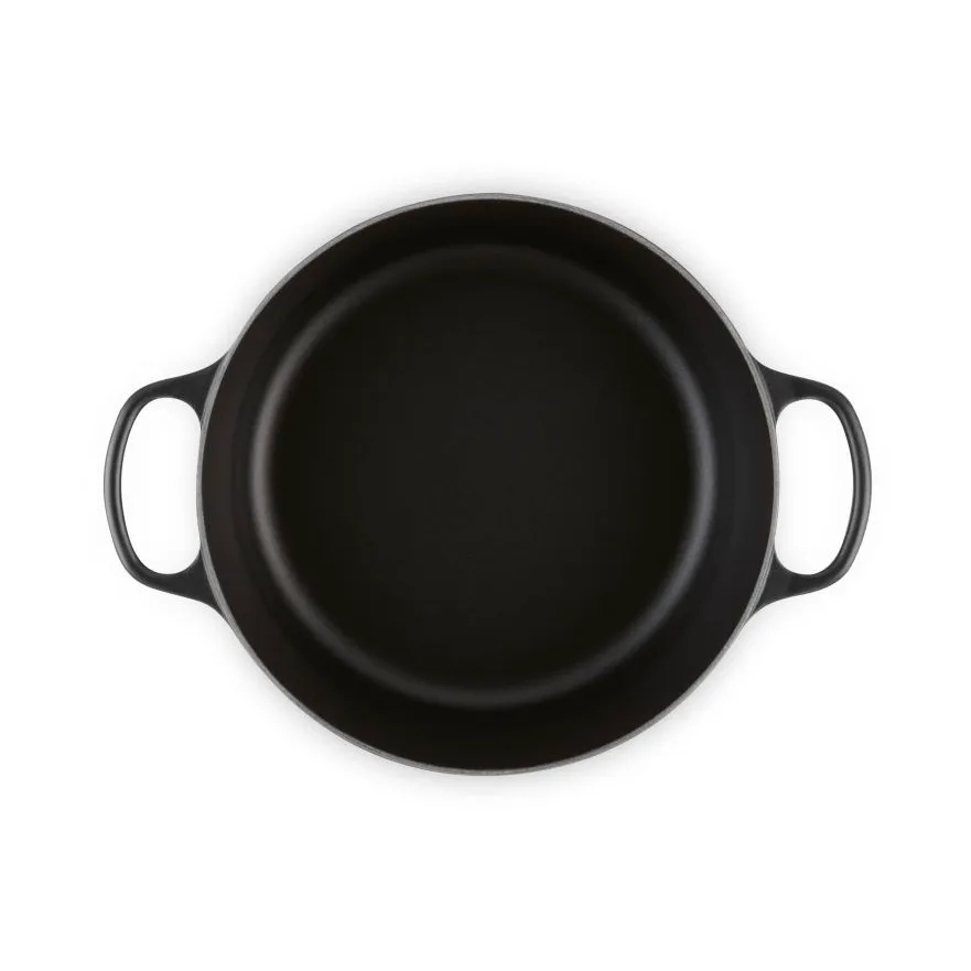 Le Creuset Signature Gusseisen runder Bräter, Matt Schwarz, 6,7 l Le Creuset
