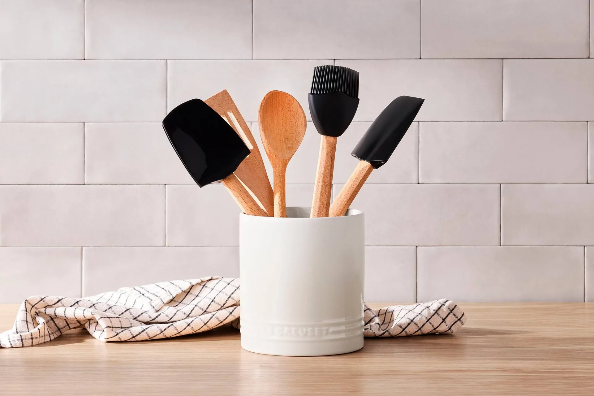 Le Creuset Signature Teigschaber, Black, mittel Le Creuset