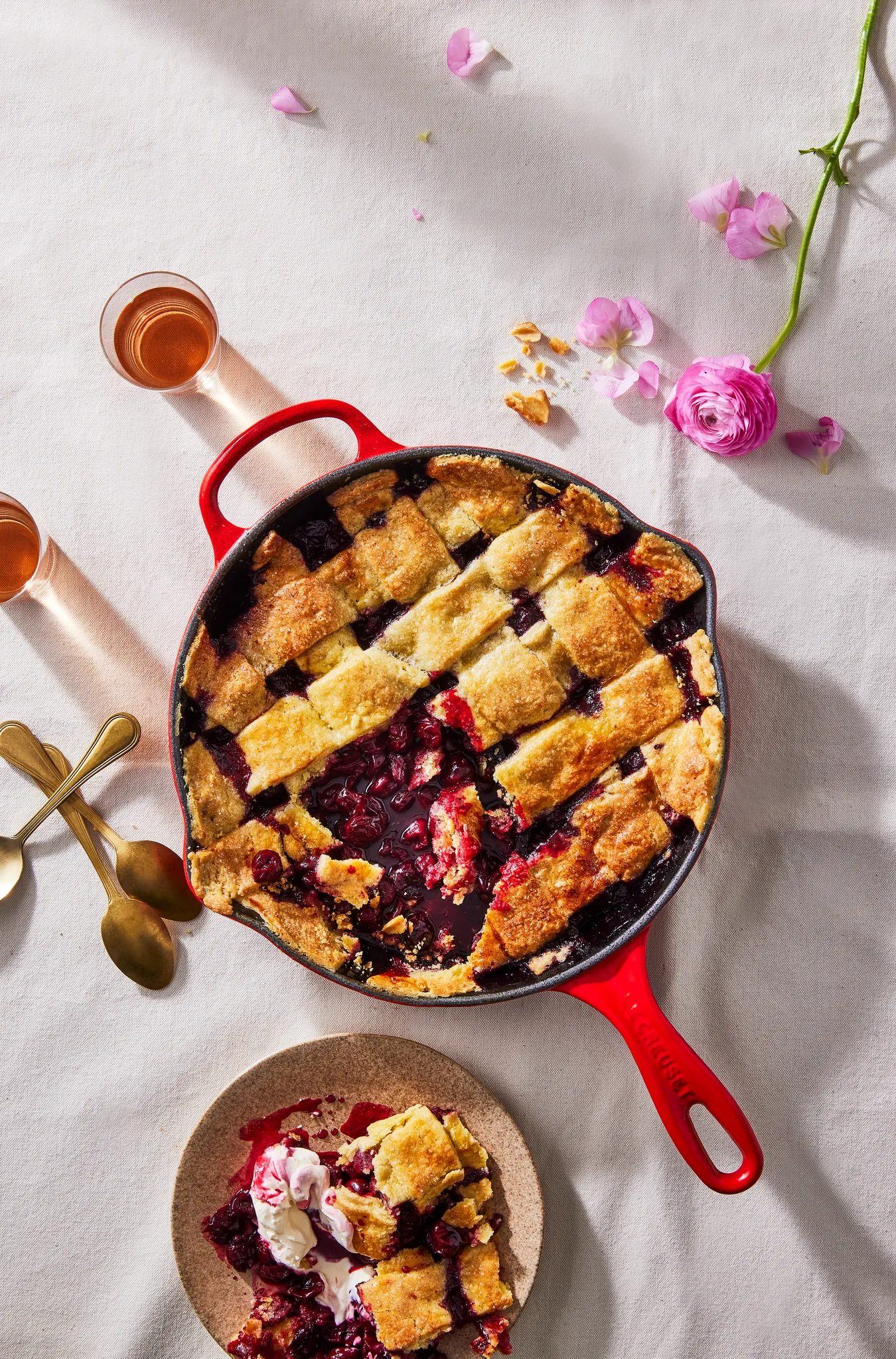 Le Creuset Signature tiefe Pfanne Ø26cm, Cerise Le Creuset