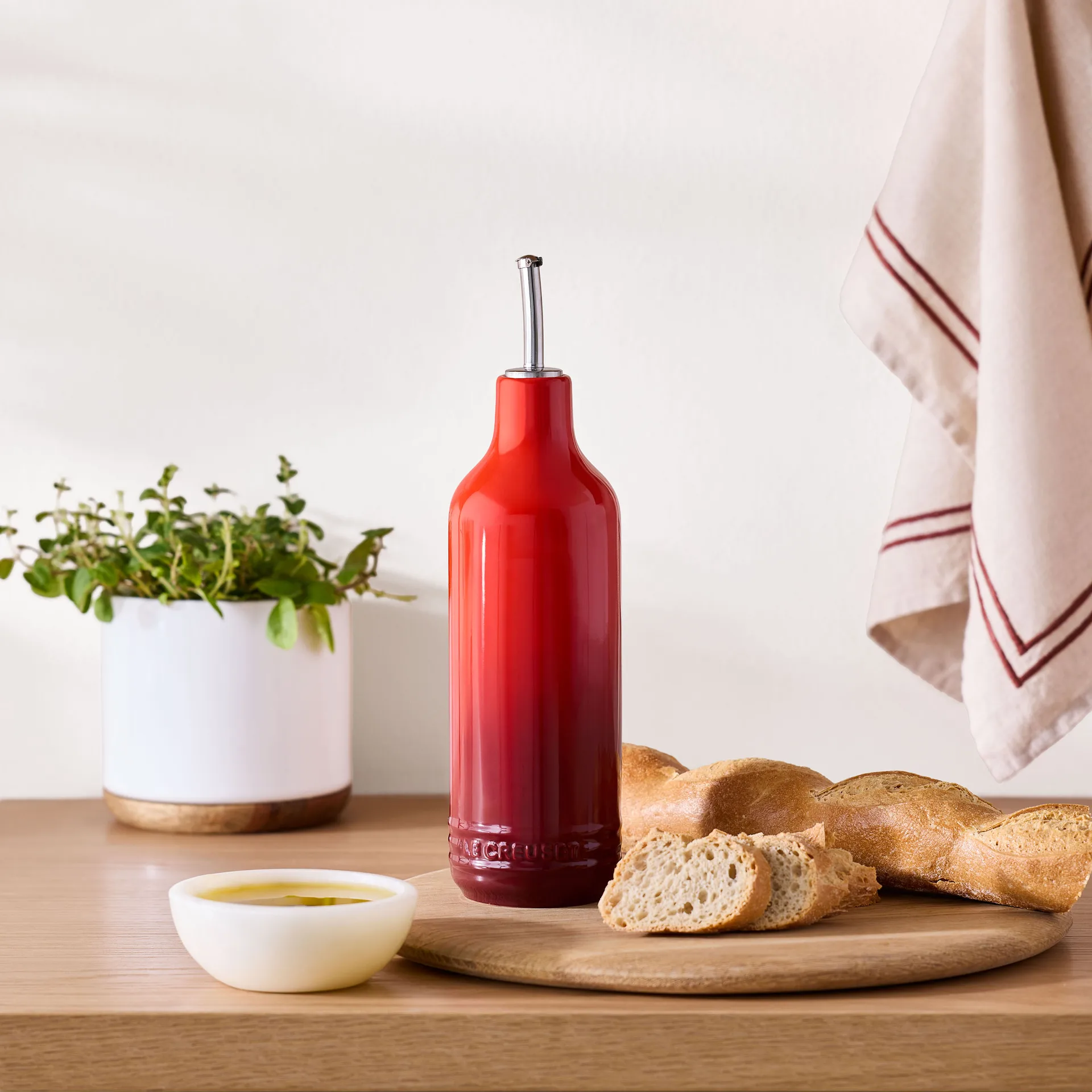 Signature Steingut Ölflasche 0,6 L, Cerise Le Creuset