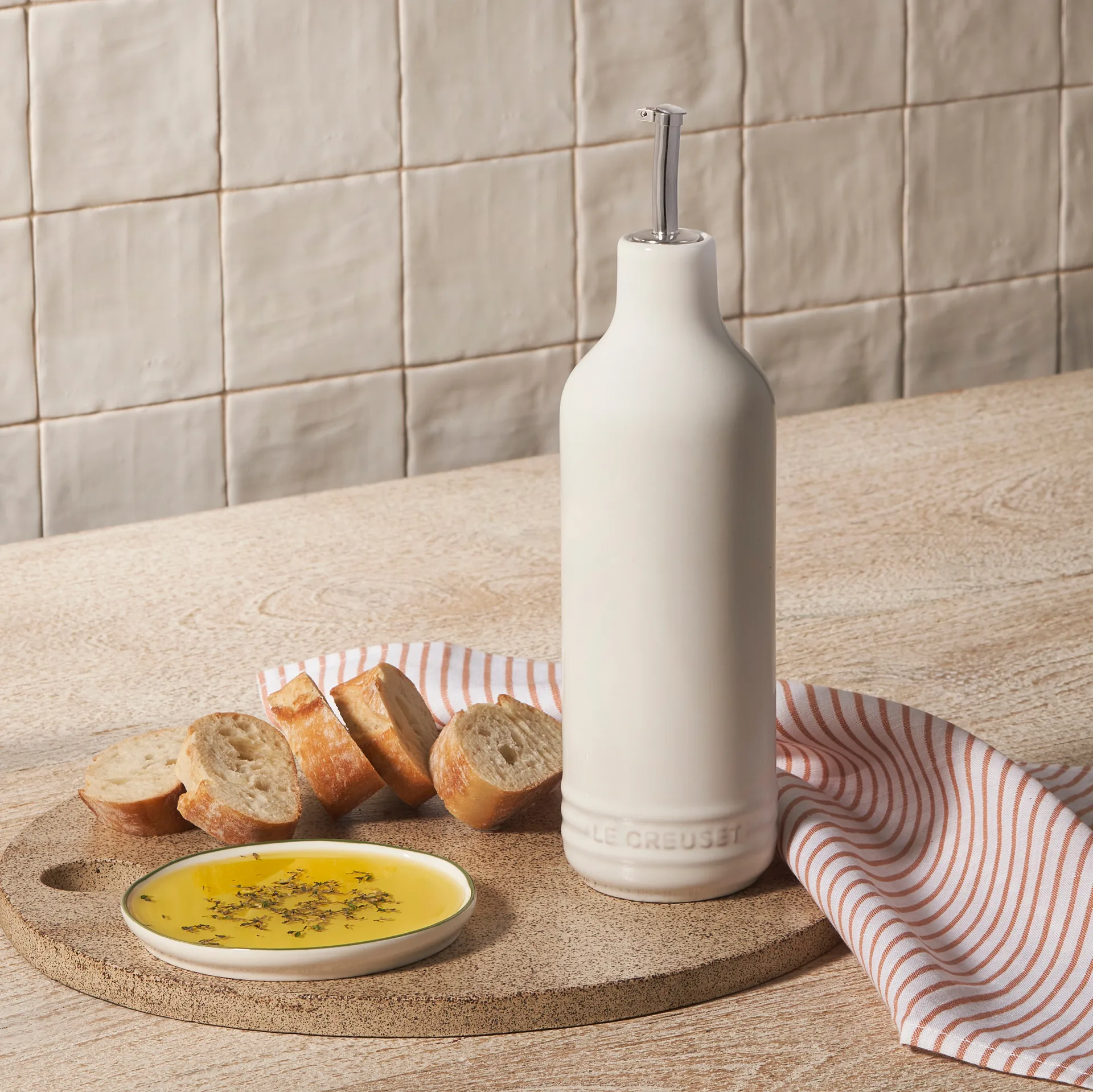 Signature Steingut Ölflasche 0,6 L, White Le Creuset