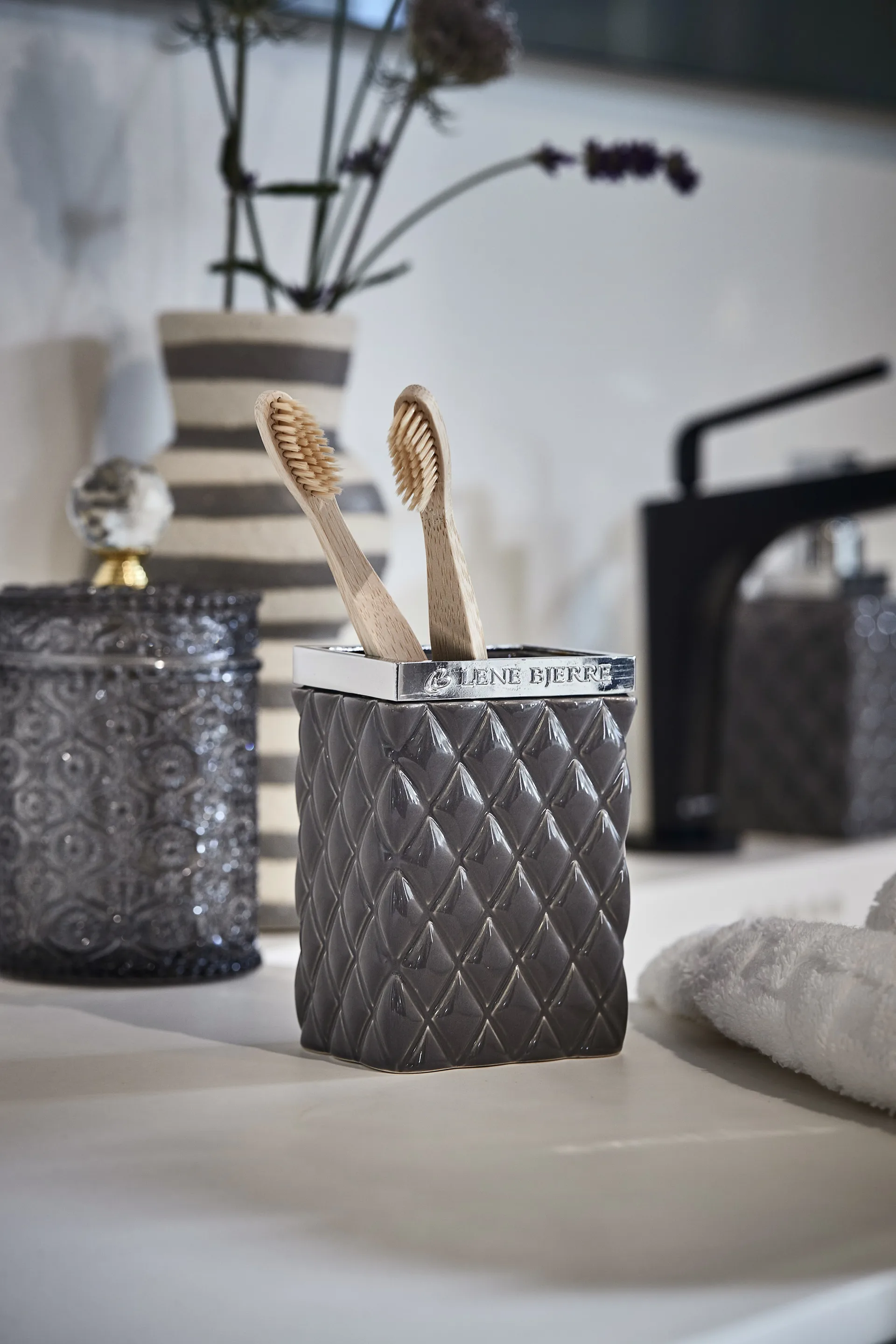 Miyelle Verwahrungsdose mit Deckel Ø10cm, Grey Lene Bjerre