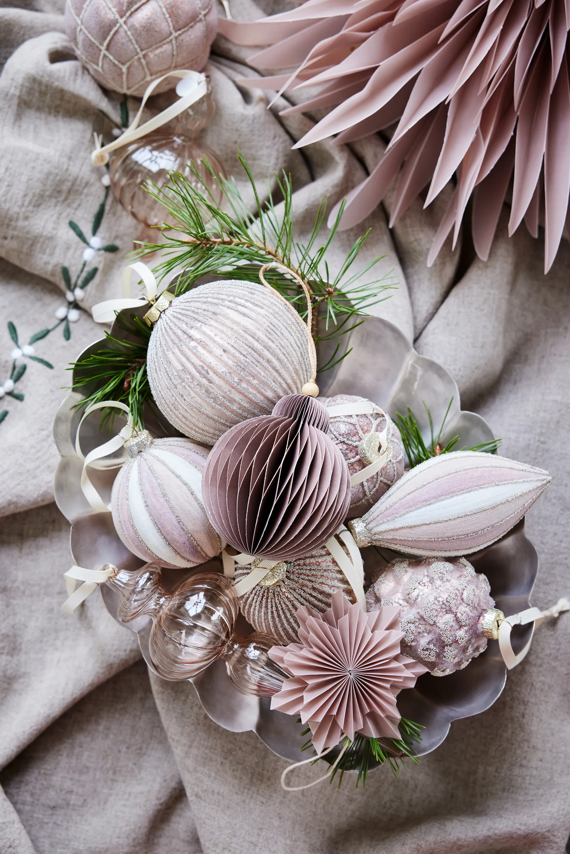 Palisia Dekorationsstern Ø40 cm, Dark rose Lene Bjerre