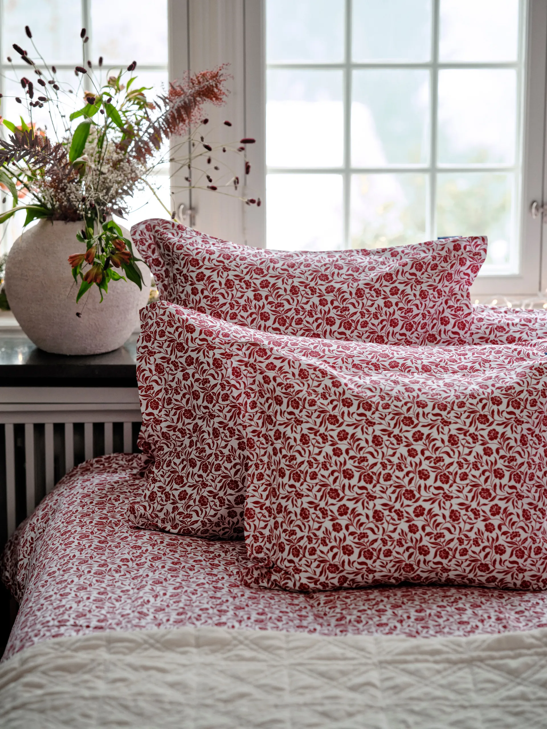 Flower Printed Cotton Satin Bettwäsche-Set, Weiß-Rot Lexington