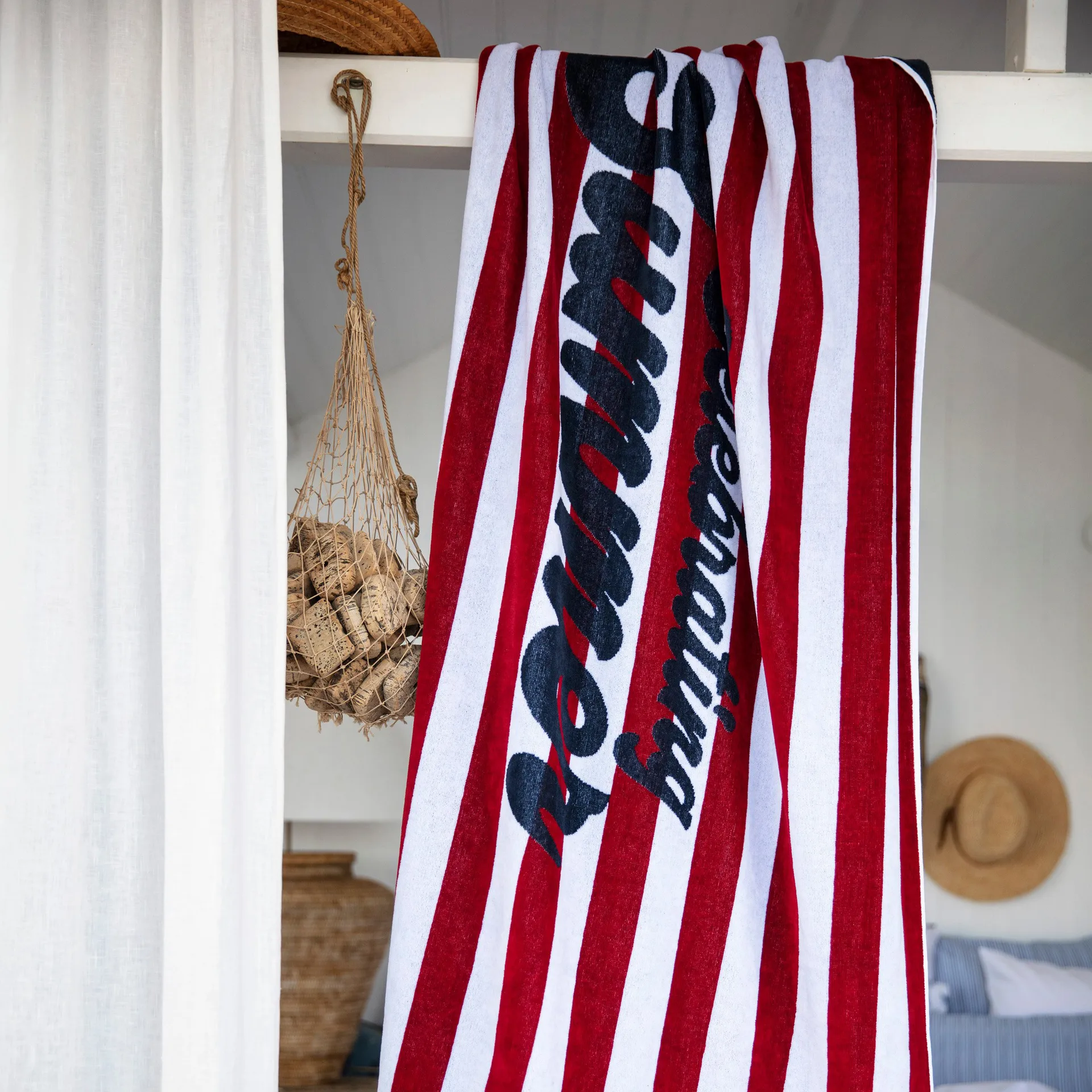 Graphic Velour Badehandtuch 100 x 180cm, Red-white Lexington