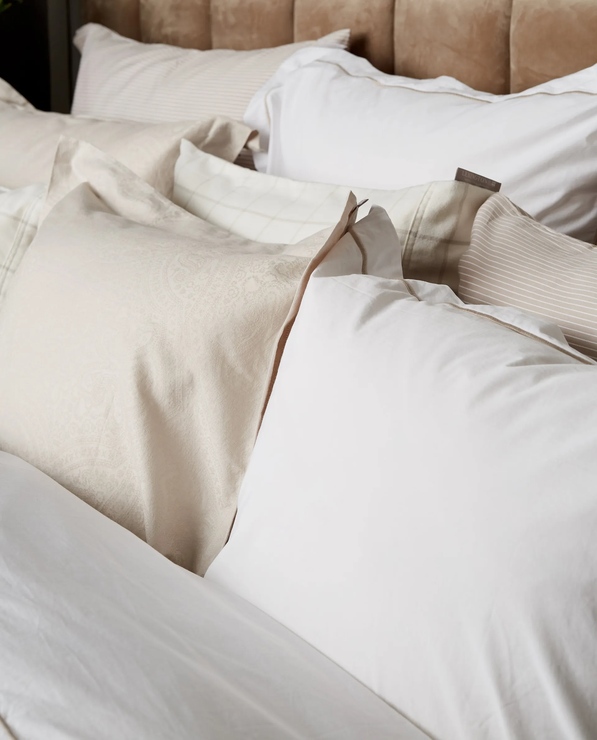 Hotel Sateen Jacquard Kissenbezug 65 x 65cm, Hellbeige Lexington