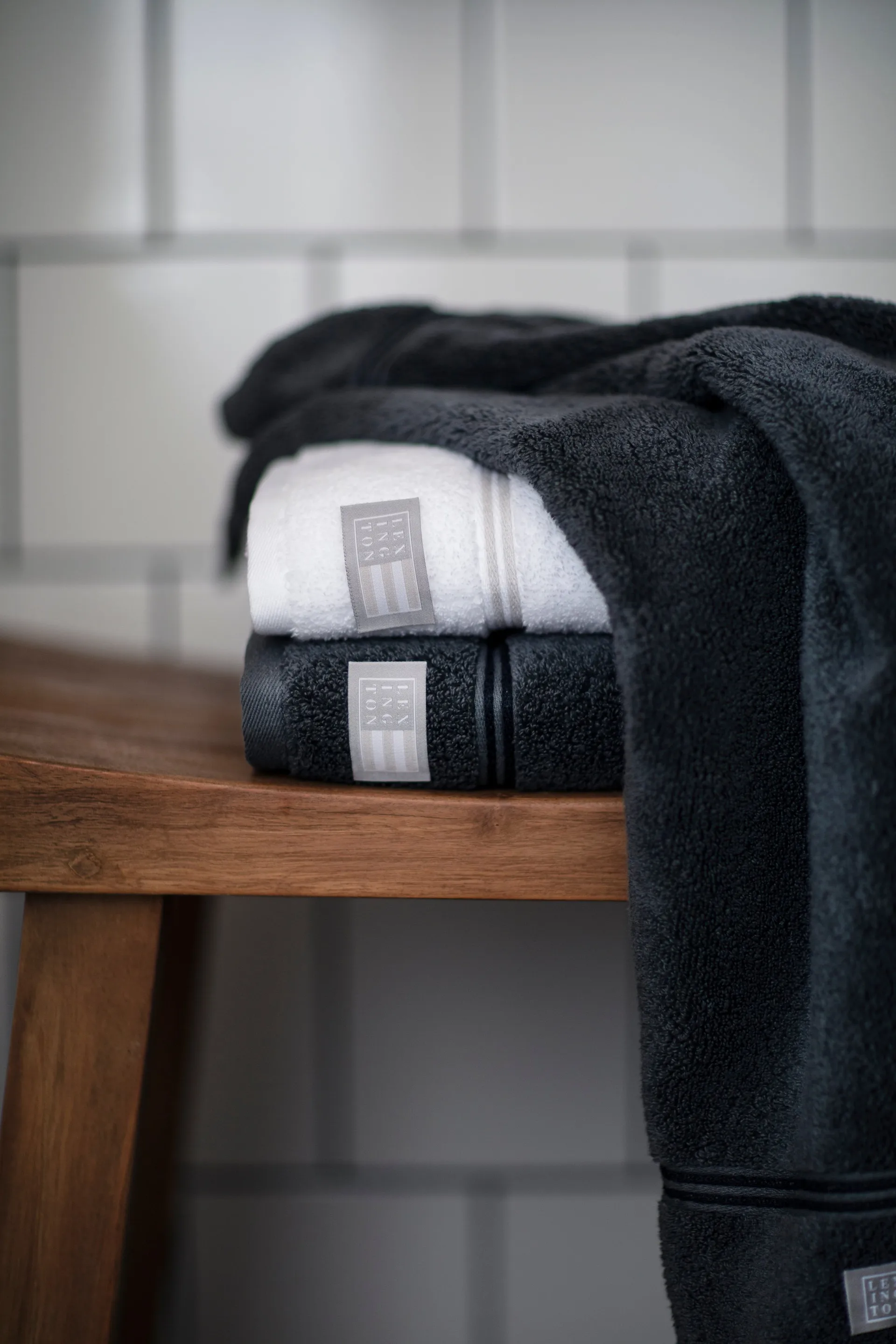 Lexington Hotel Handtuch 70 x 130cm, Grau-dunkelgrau Lexington