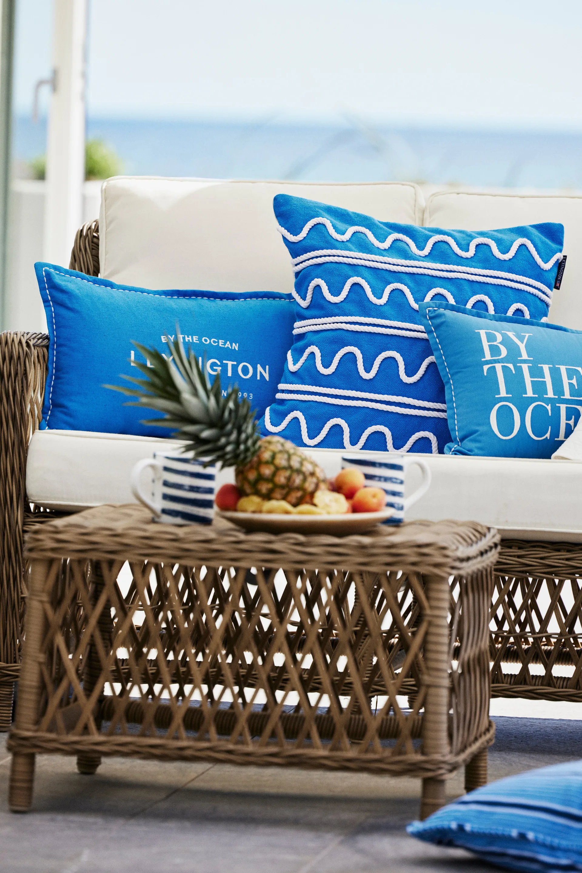 Logo Embroidered Linen/Cotton Kissen 30x50 cm, Blue Lexington